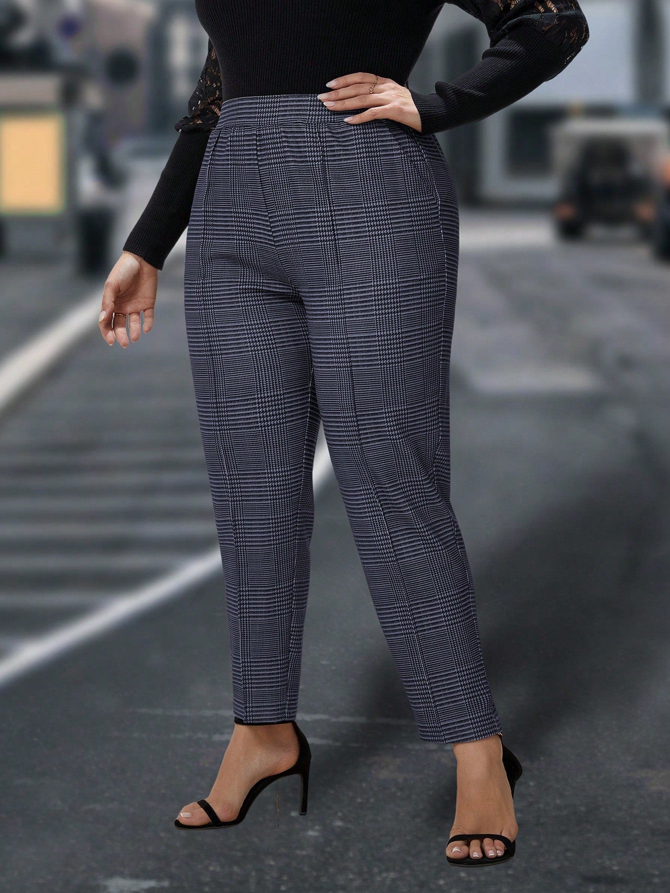 سروال بطبعة المربعات وبمقاس كبير للنساء بتصميم السنانير الضيقة للارتداء اليومي