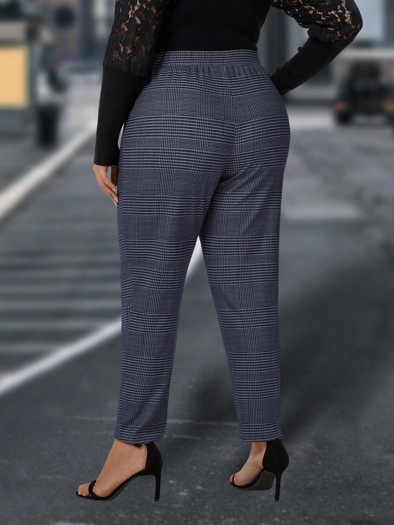 سروال بطبعة المربعات وبمقاس كبير للنساء بتصميم السنانير الضيقة للارتداء اليومي