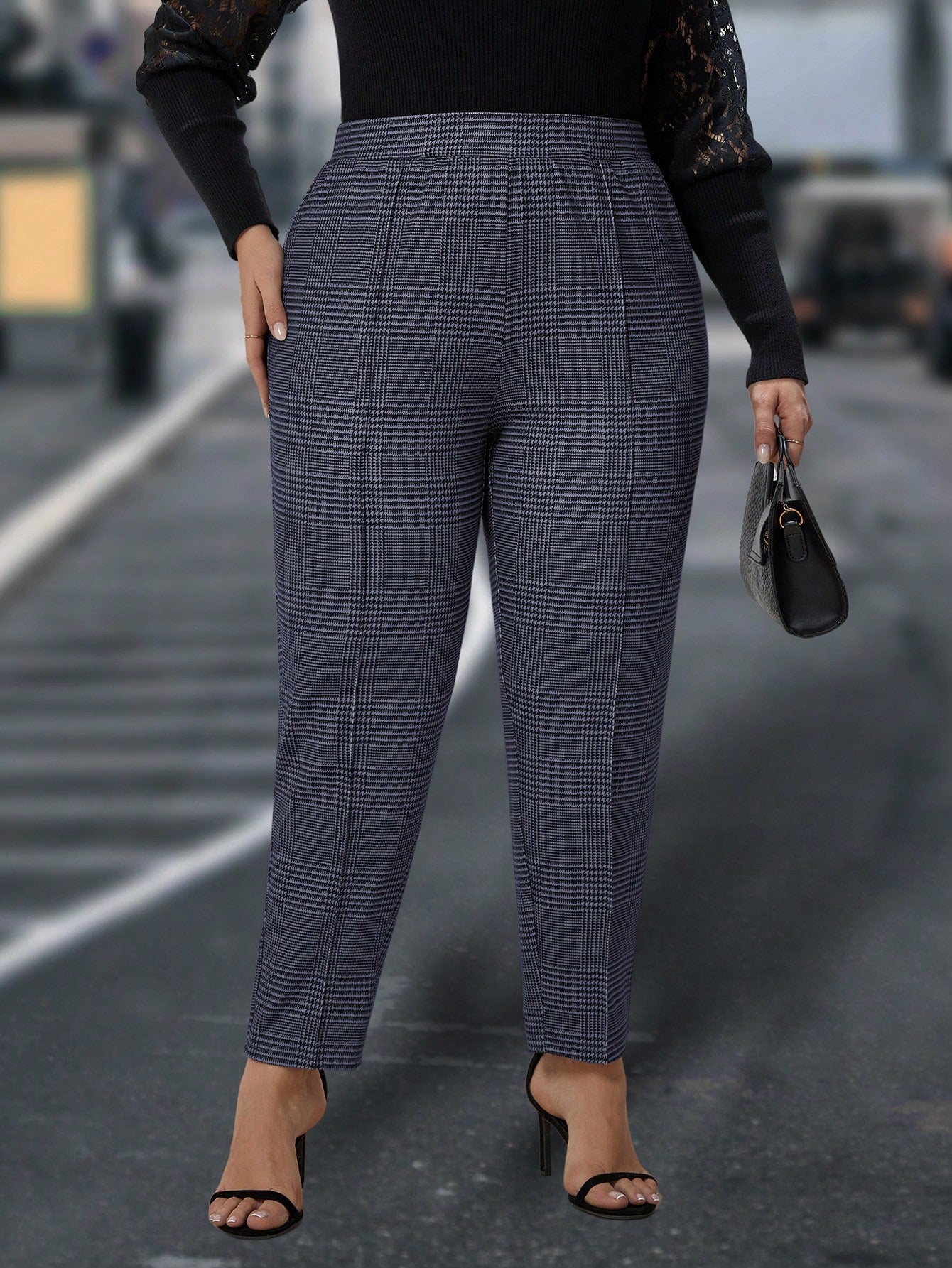 سروال بطبعة المربعات وبمقاس كبير للنساء بتصميم السنانير الضيقة للارتداء اليومي