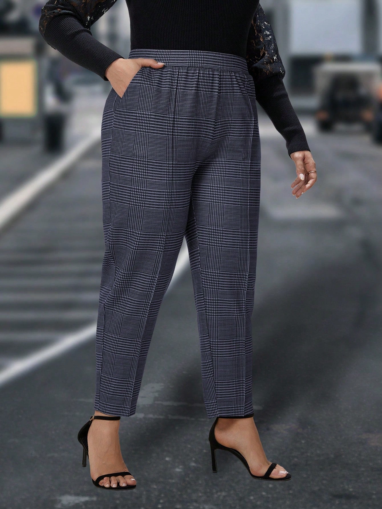 سروال بطبعة المربعات وبمقاس كبير للنساء بتصميم السنانير الضيقة للارتداء اليومي