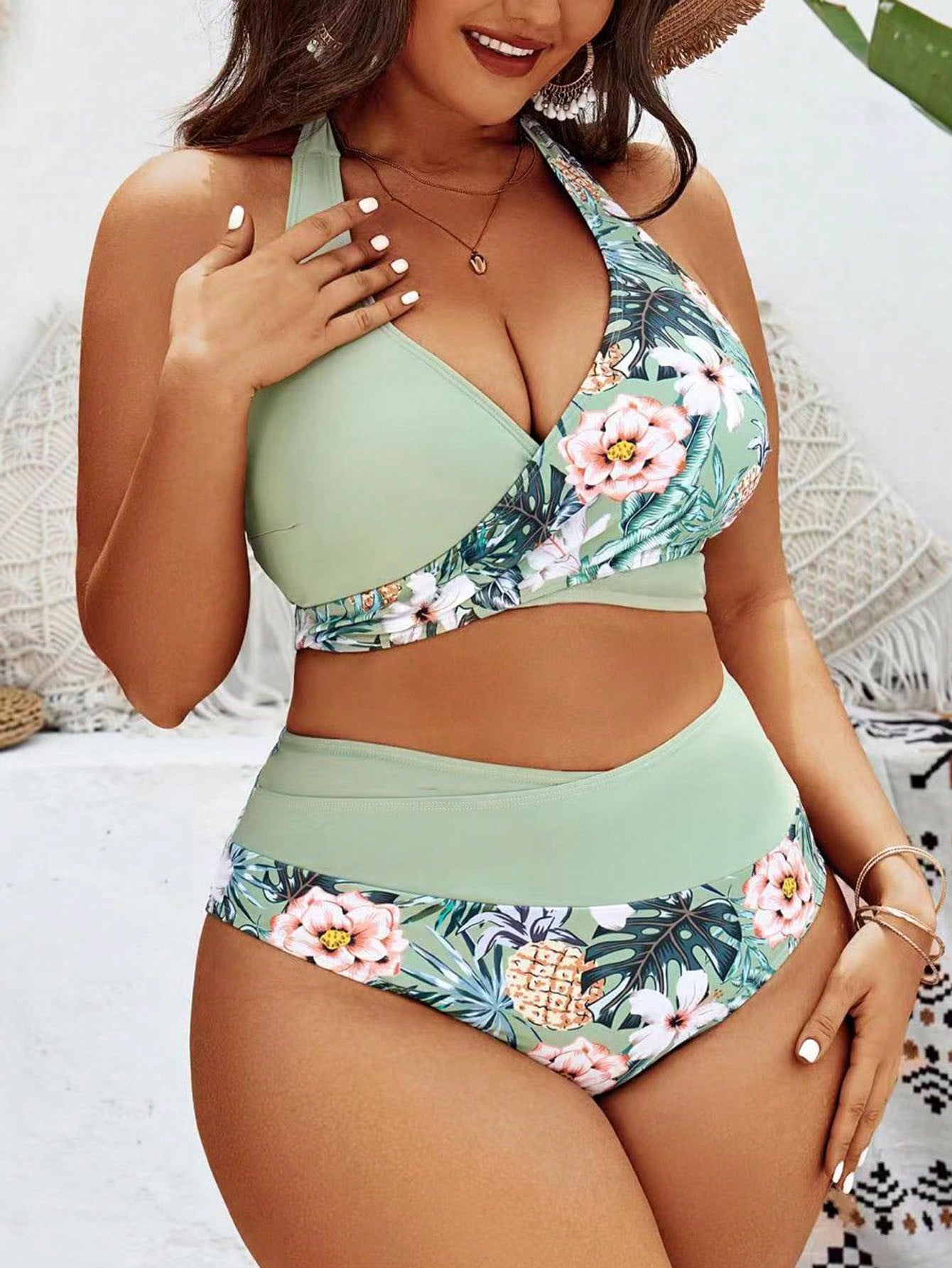 طقم بيكيني حجم كبير