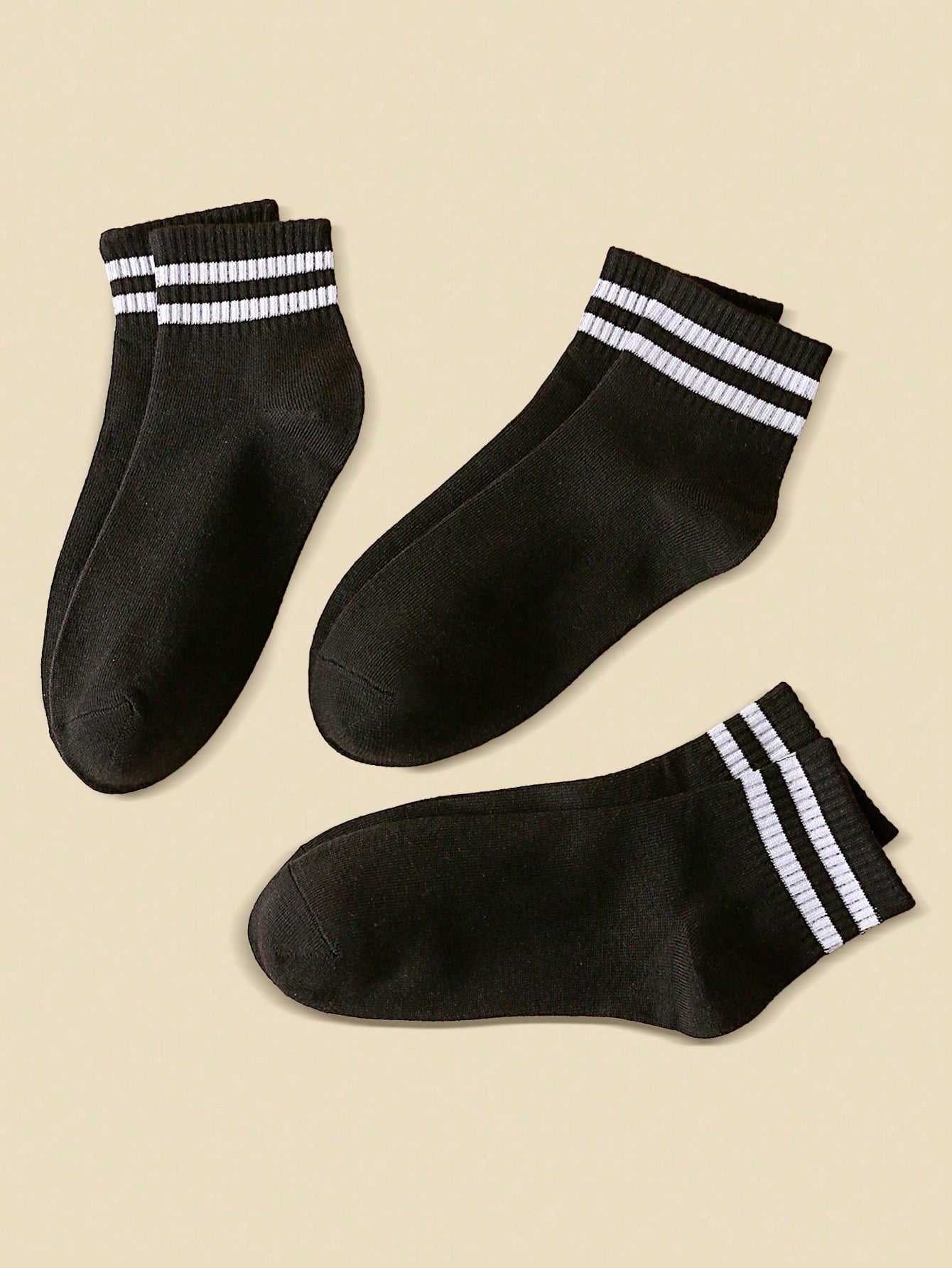 جوارب نسائية