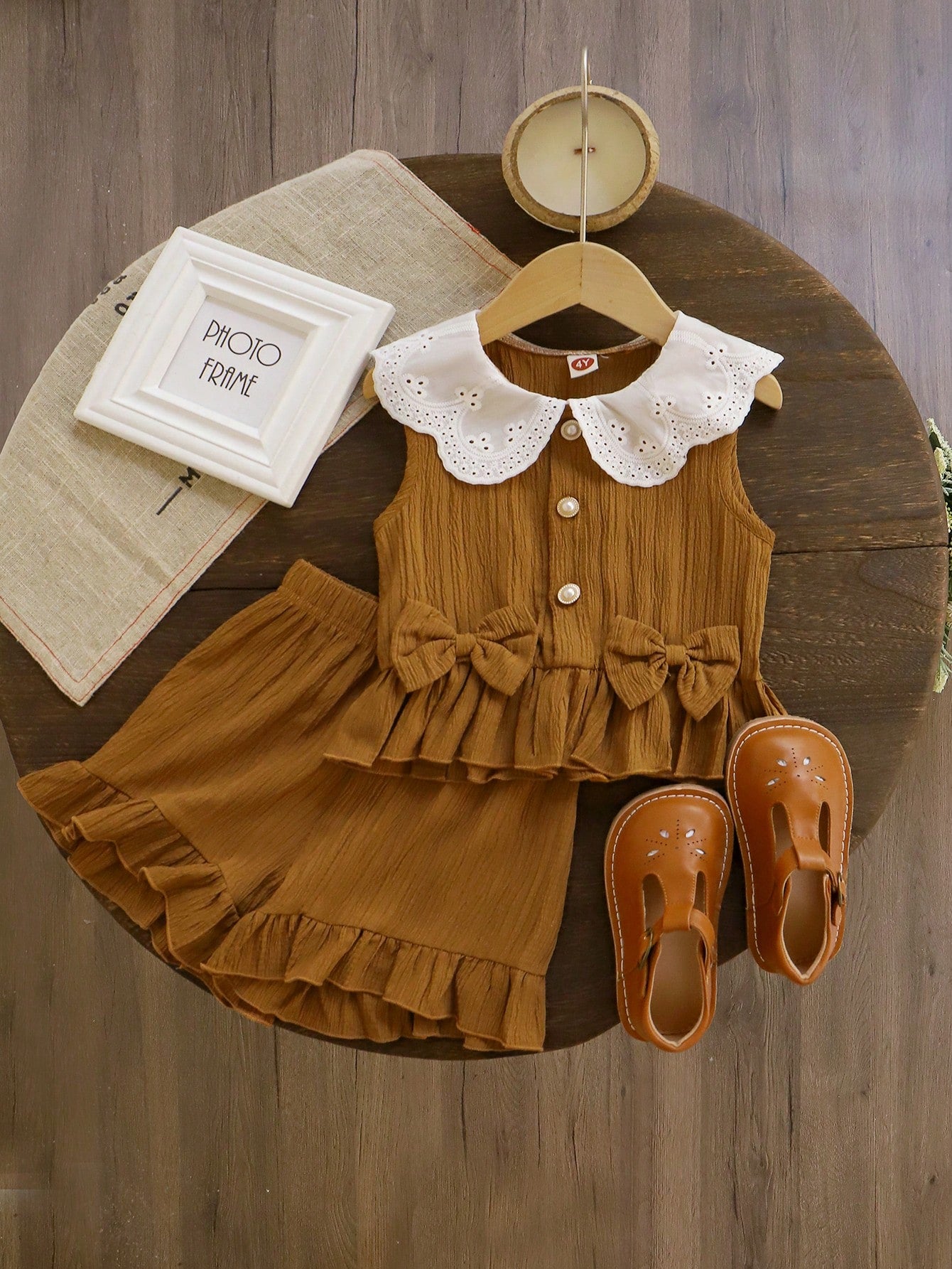 مجموعة شورت بطول الركبة و ملابس علوية بيتر بان قصيرة مقنعة بياقة بيتر بان و رفل من الرباط لفتيات صغيرات، الصيف 2 قطعة