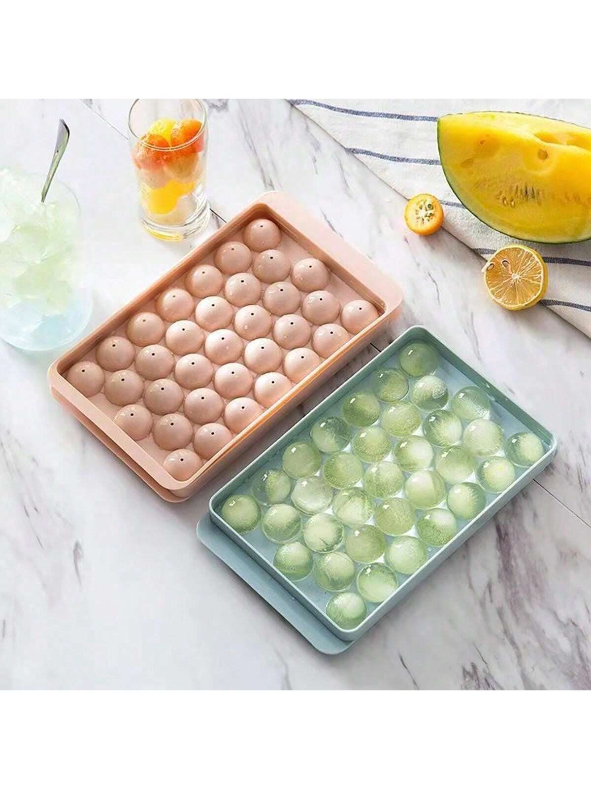 صينية ثلج بلاستيكية بغطاء 33 قالبًا، قالب ثلج بشكل دائري