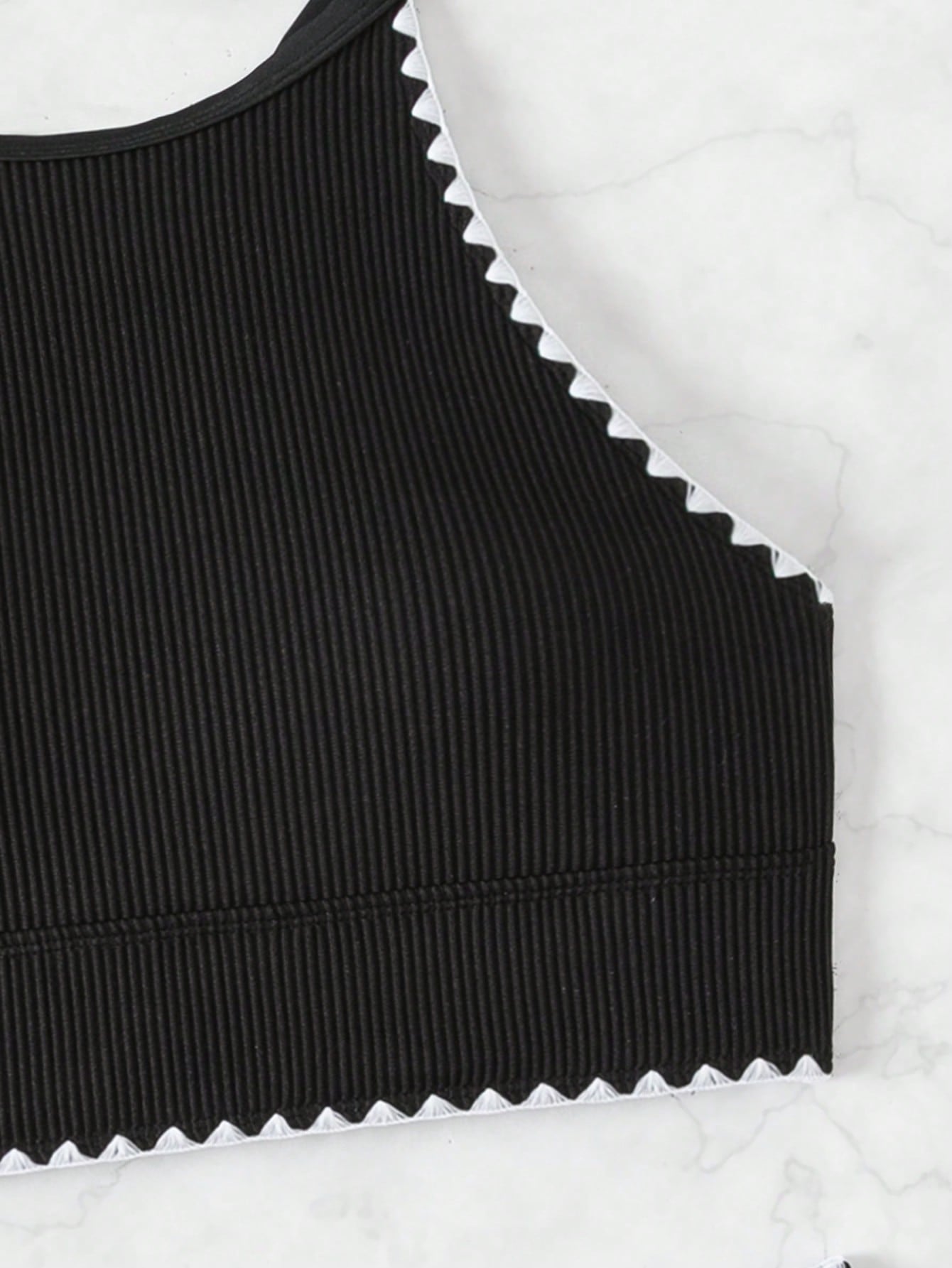 مجموعة تانكيني للشاطئ بتفاصيل متباينة للصيف