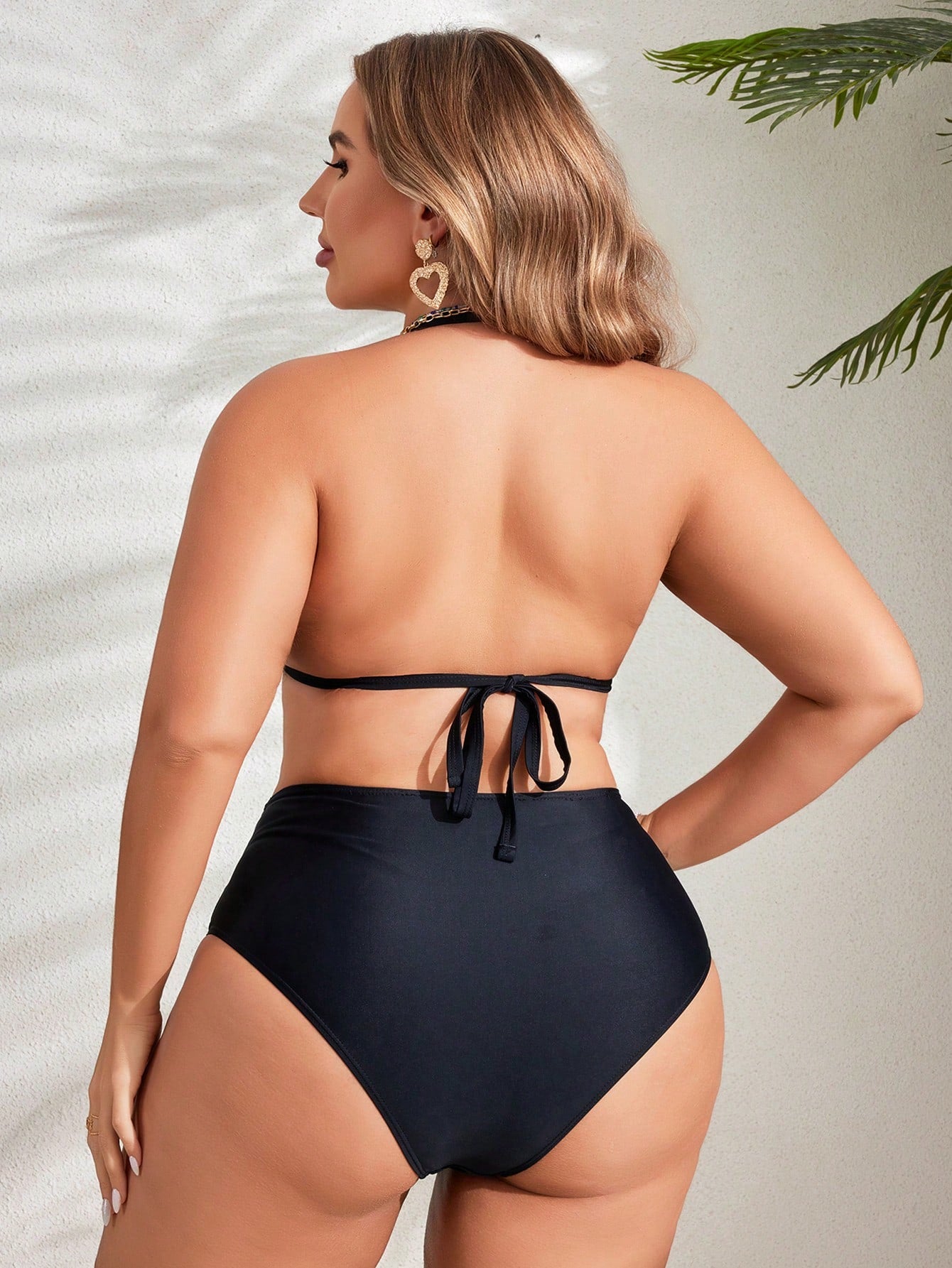 مجموعة بيكيني ملابس سباحة للشاطئ بألوان مختلفة وحجم كبير، تفاصيل أمامية ملتوية، الصيف