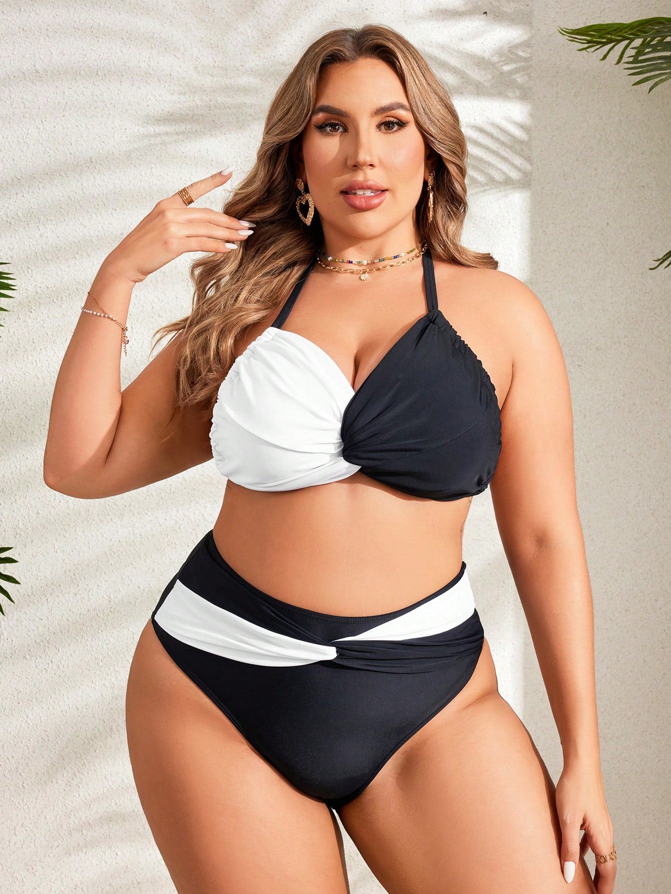 مجموعة بيكيني ملابس سباحة للشاطئ بألوان مختلفة وحجم كبير، تفاصيل أمامية ملتوية، الصيف