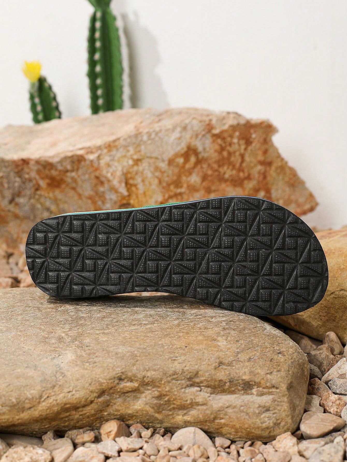 صنادل نسائية مريحة بنعال إسفنجية مسطحة للشاطئ