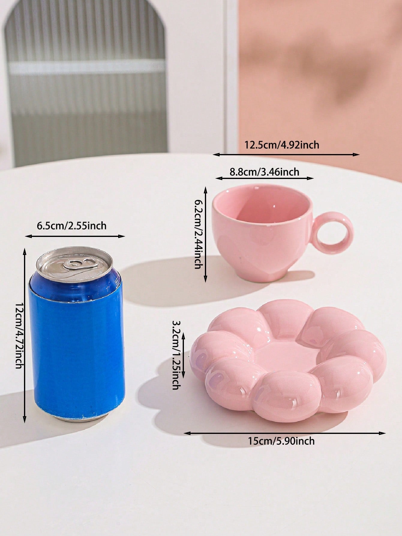 أكواب وصواني