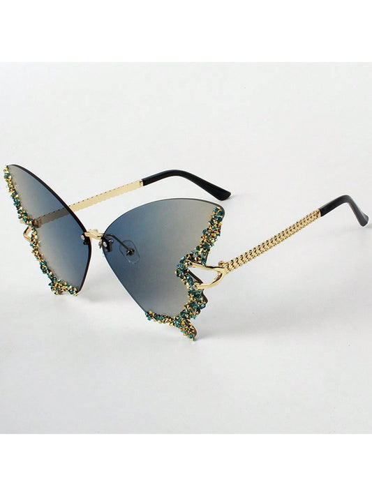 نظارات عصرية وردية لقضاء العطلات على الشاطئ