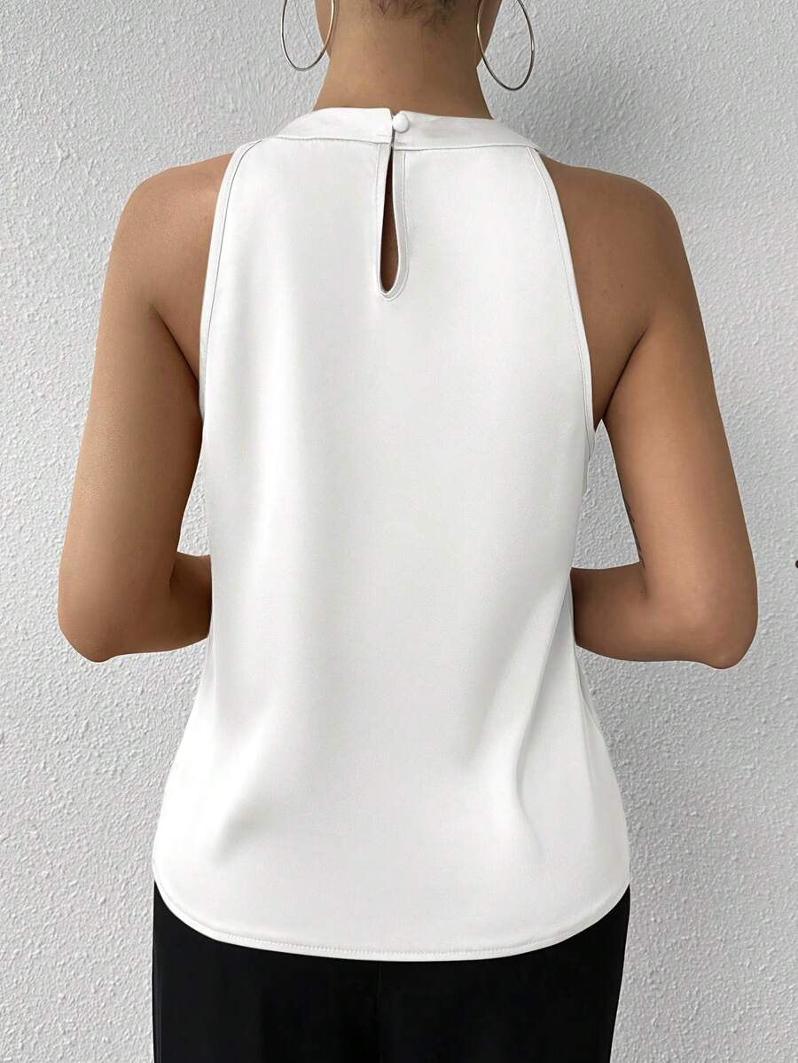 ملابس علوية نسائية