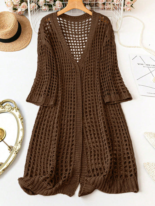 كارديجان ملون أنثوي بحجم كبير ذو تفاصيل بسيطة ومفرغة