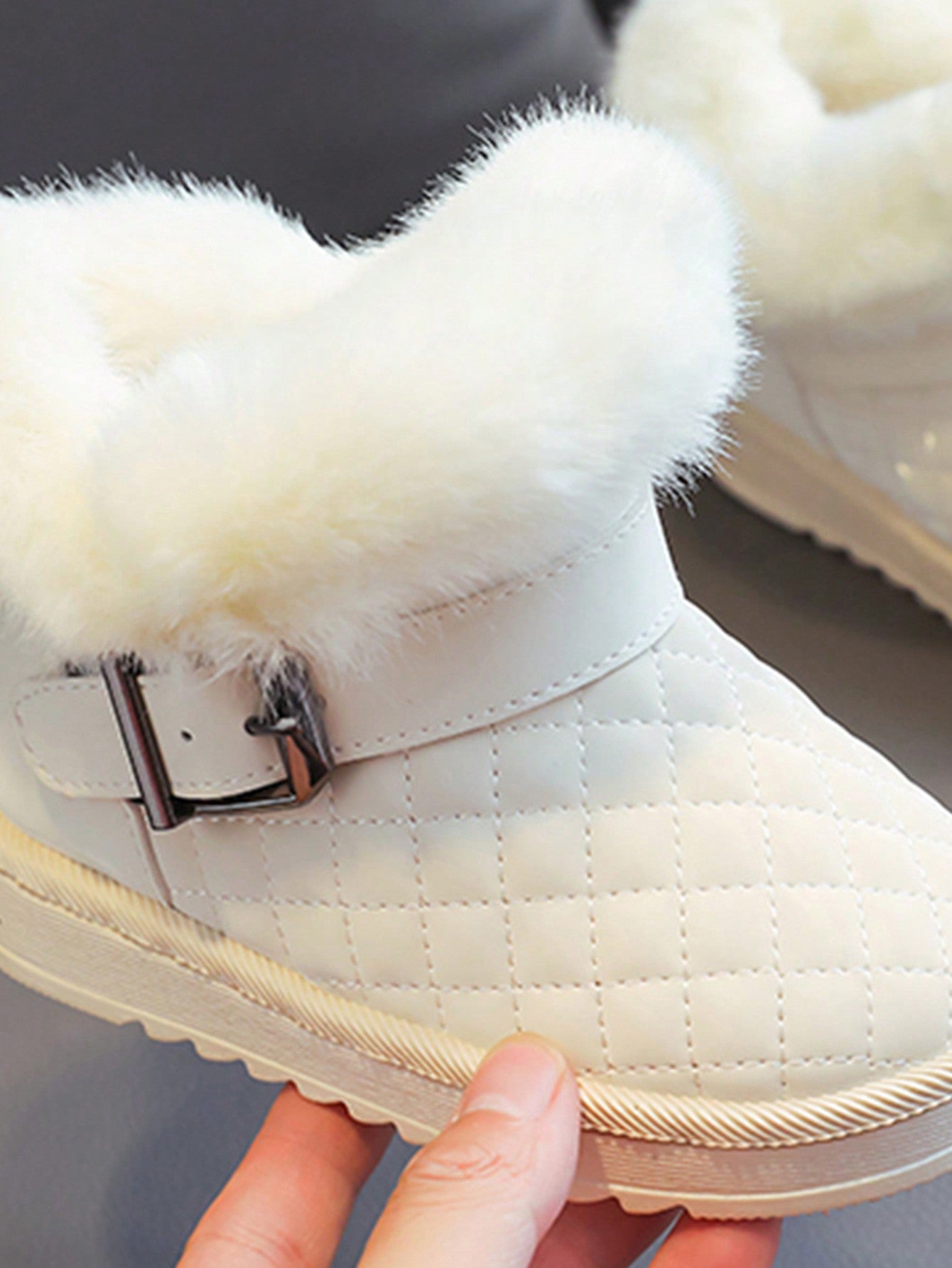 بوت بناتية للأطفال سهلة الارتداء ذات موضة، فاخرة ومريحة عند فوهة الحذاء، بطانة فاخرة وأحذية ثلجية دافئة بسطح ناعم وقاعدة ناعمة، مريحة للارتداء الداخلي والخارجي