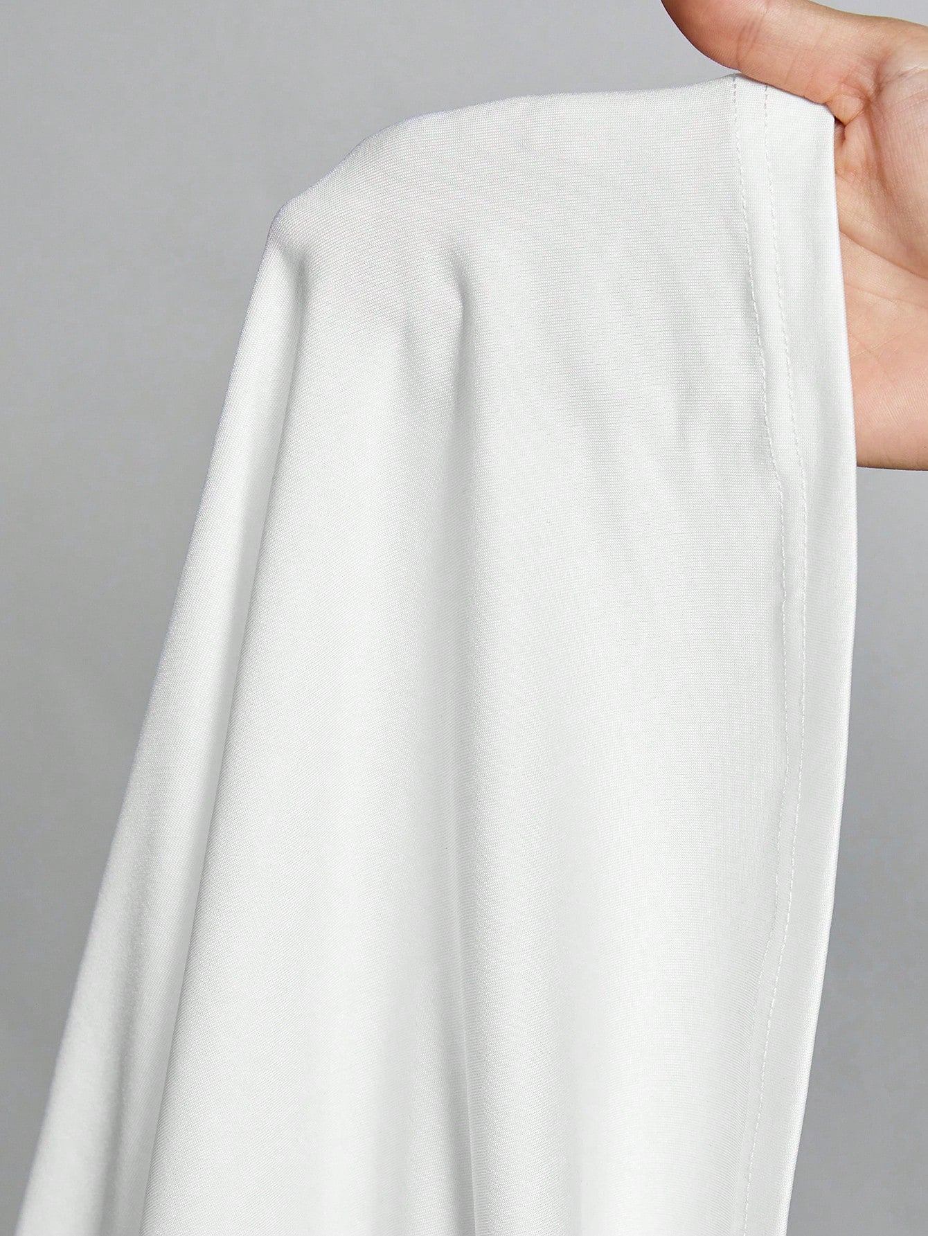 ملابس علوية أبيض عالي الياقة نحيف ذو لون أحادي مناسب للخريف والشتاء