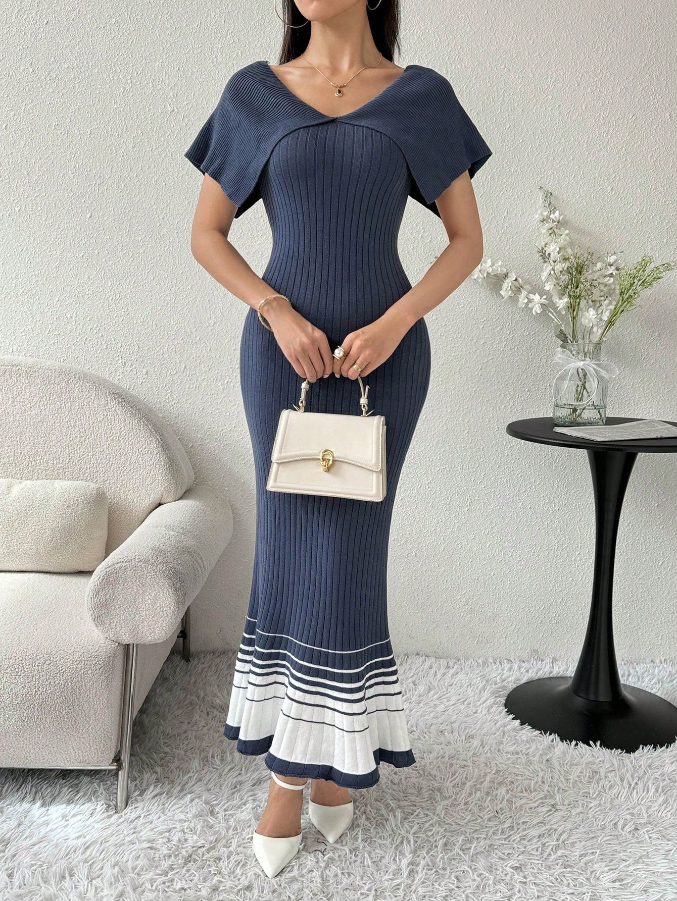 فستان سترة أنيق طويل للنساء لربيع وصيف مخطط برقبة على شكل حرف وحاشية ذيل السمكة