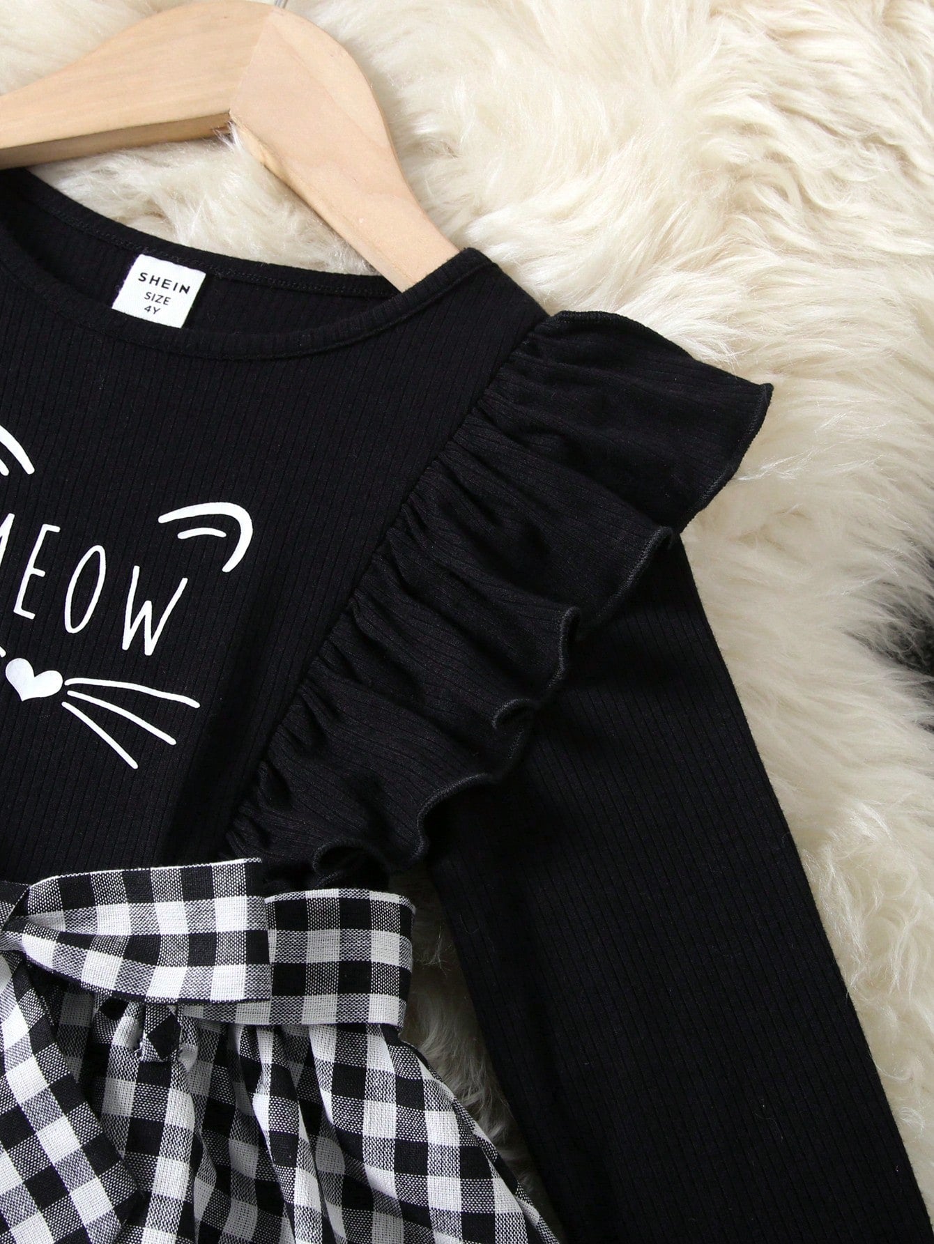 فساتين طفلة صغيرة