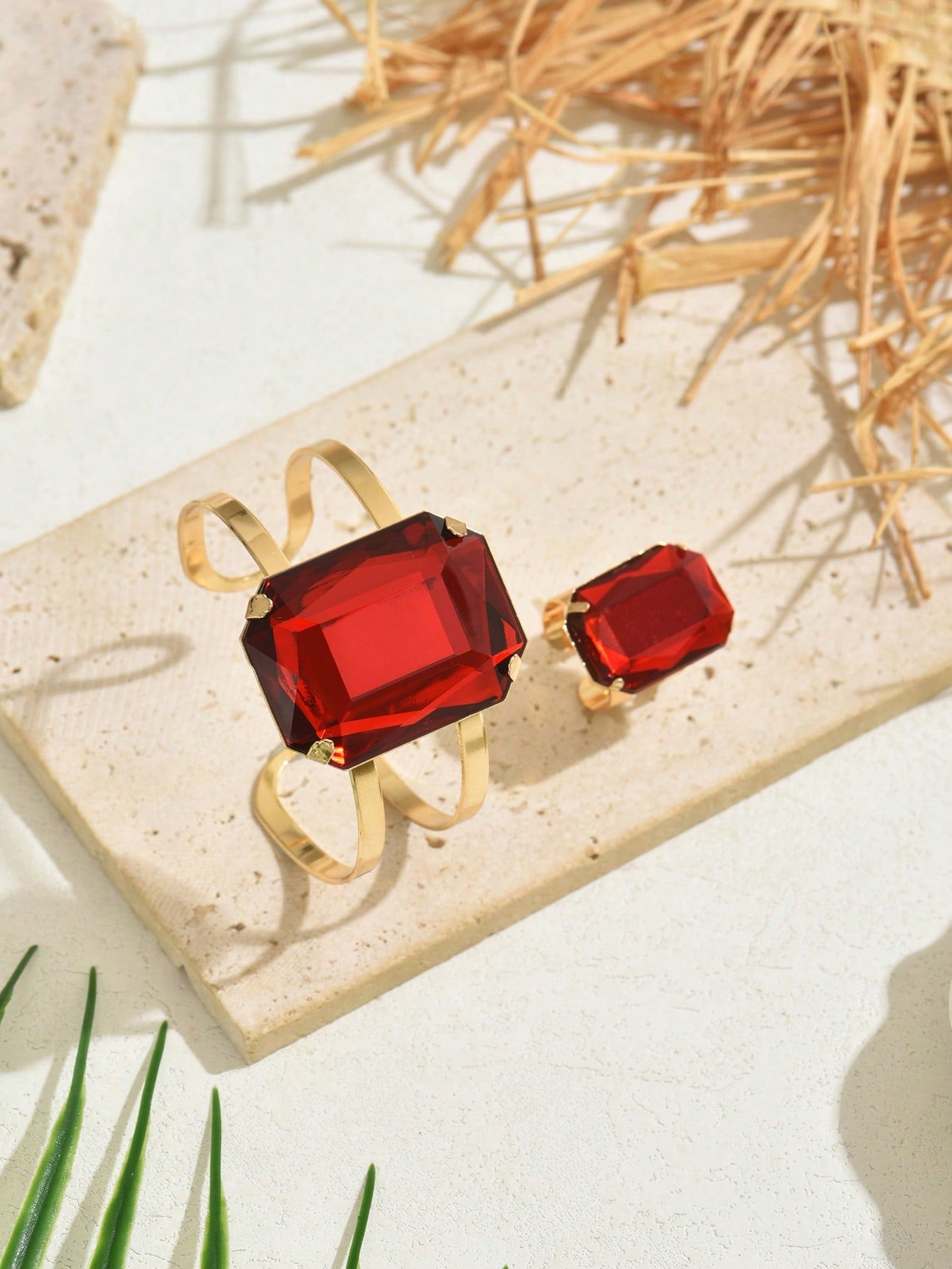 أطقم مجوهرات نسائية