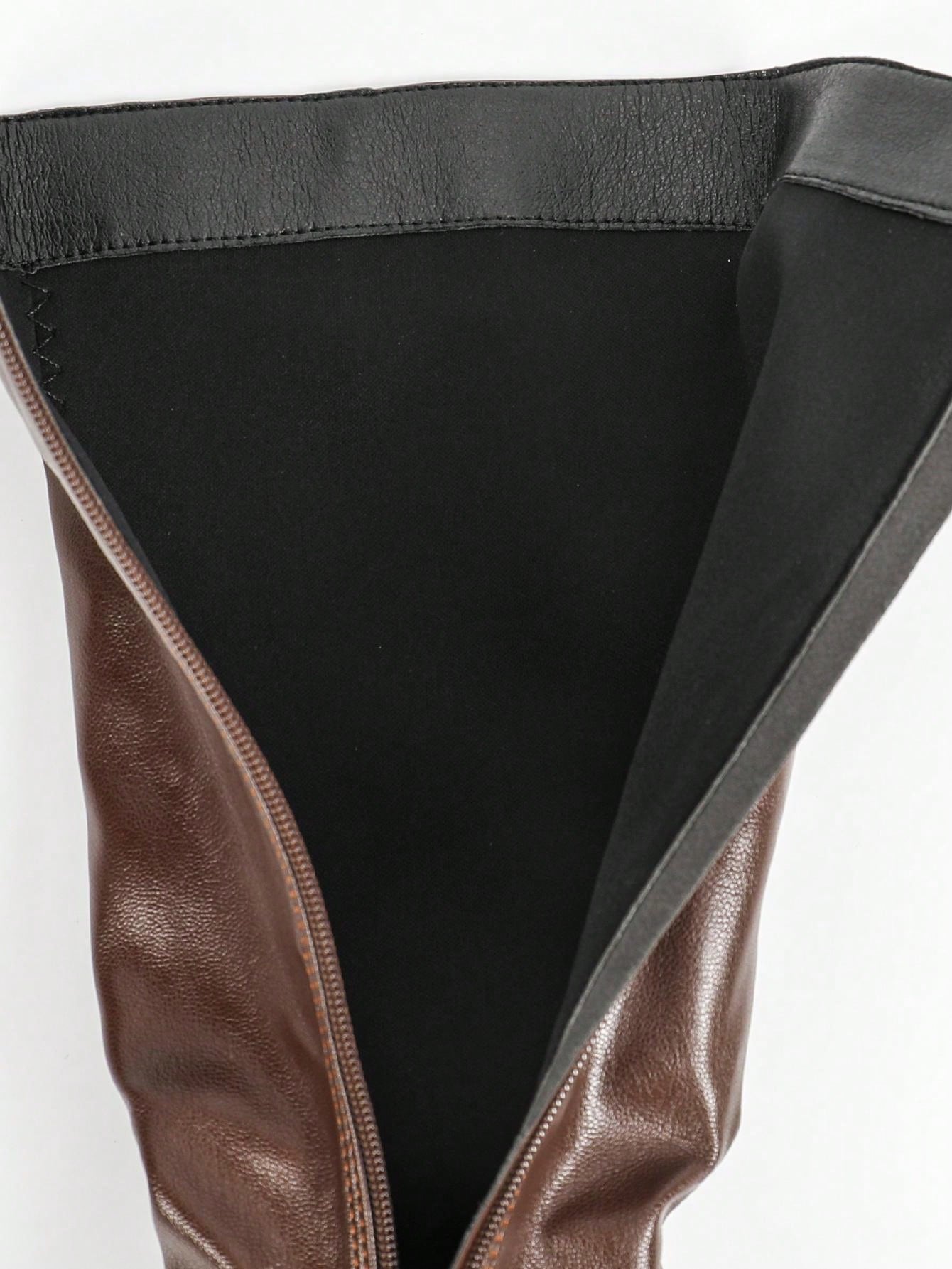 بوت نسائية بكعب عالي سميك بني اللون، مقاومة للماء