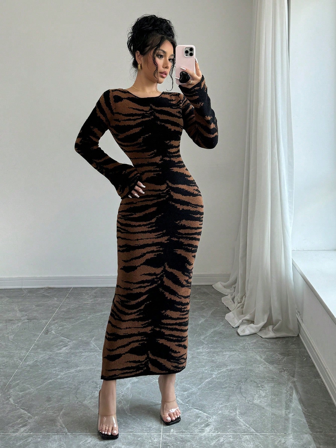 فستان ضيق ملائم أنيق وساحر بكتلة لون بأكمام طويلة وياقة مستديرة للنساء