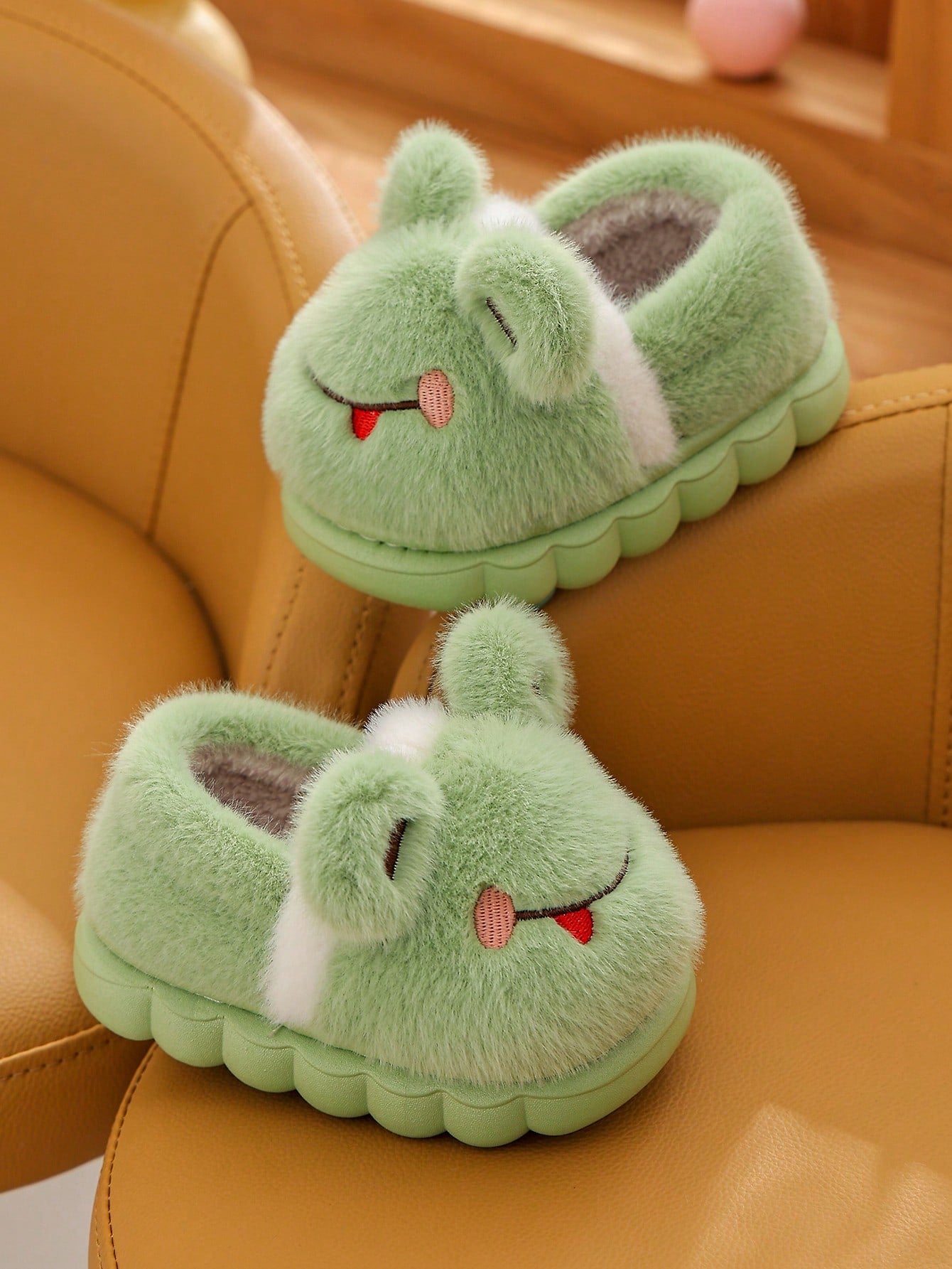 زوج من الكراميل المطاطية الضفدع