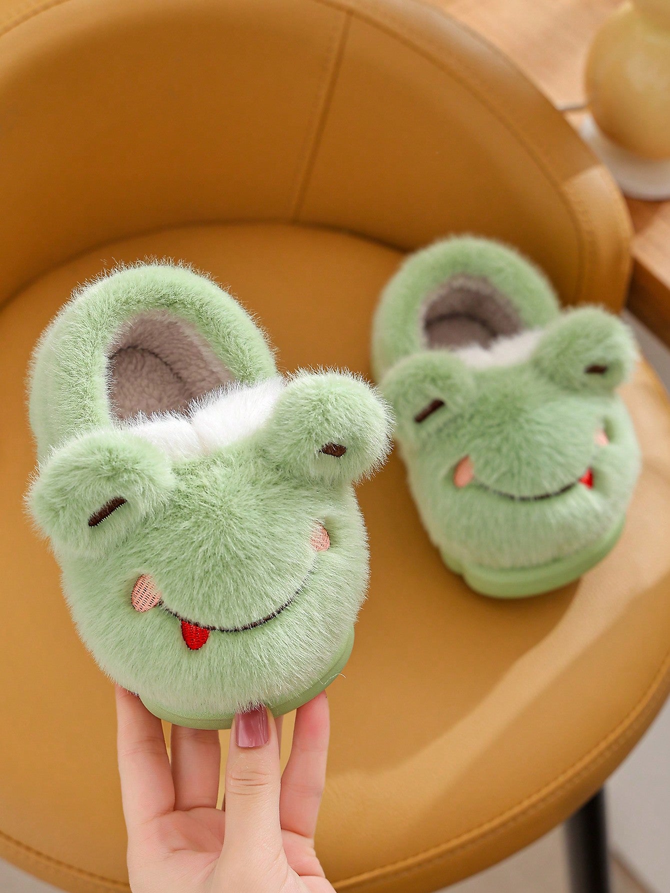 زوج من الكراميل المطاطية الضفدع