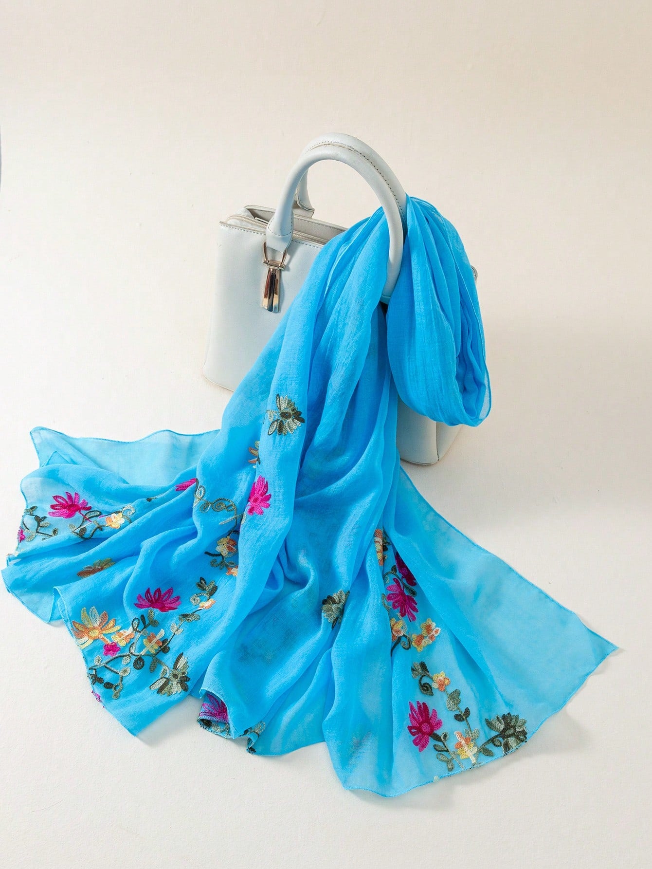 وشاح ناعم وخفيف مطرز بالأزهار للنساء، بطراز البوهيمي للسفر والعطلات قطعة واحدة