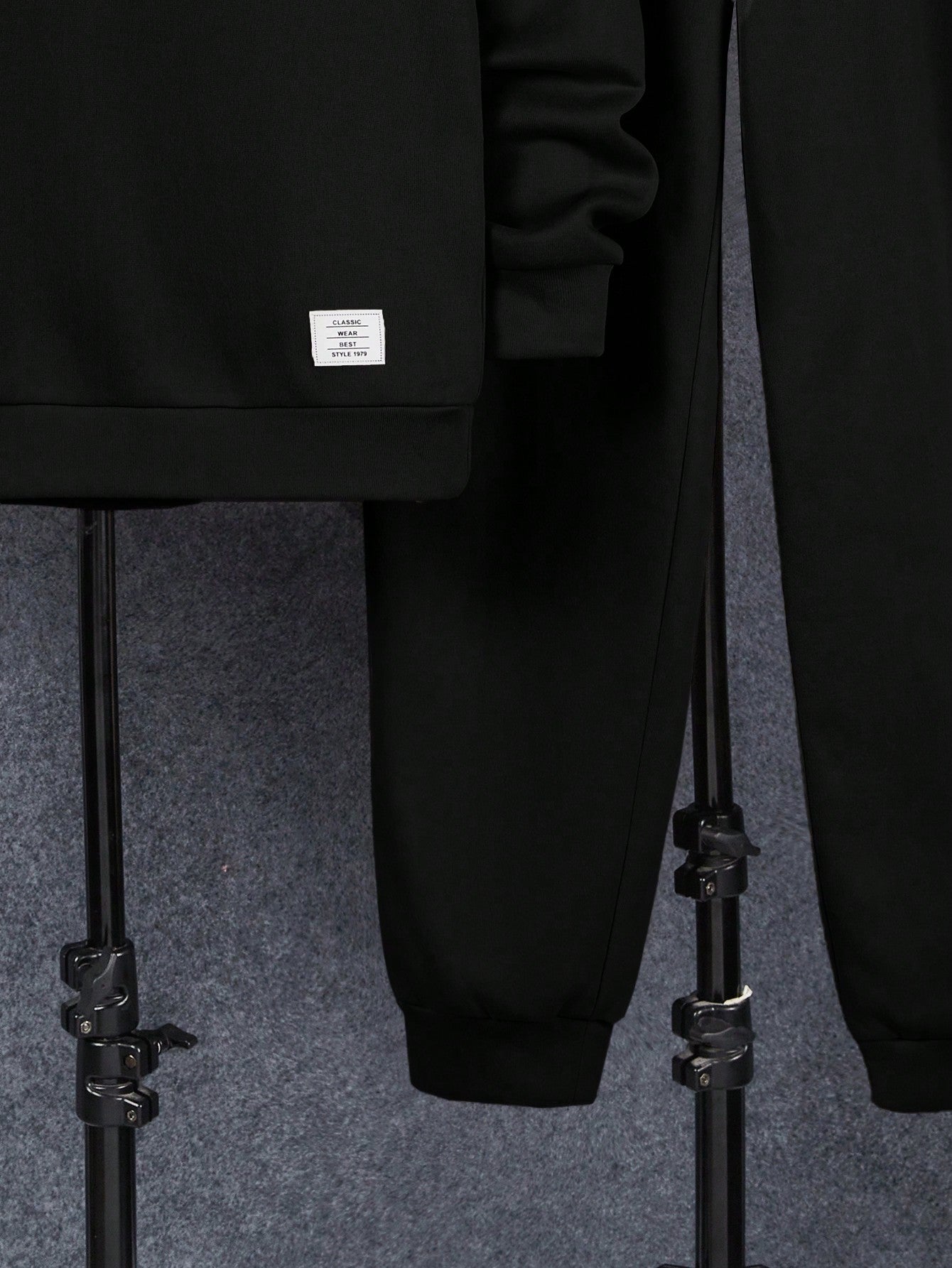 أطقم للفتيان الشباب