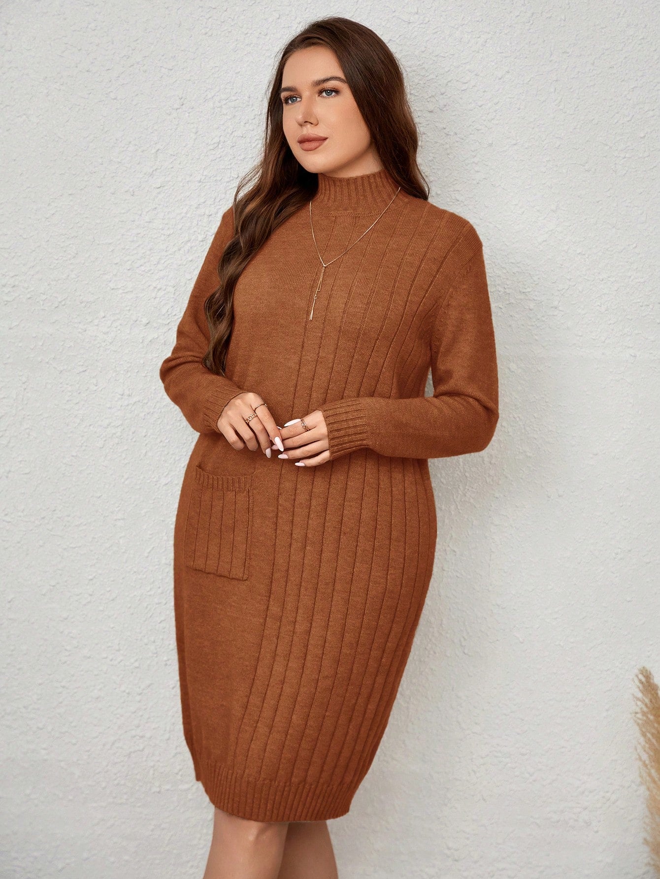 فستان كنزة صوفية مضفر بأكمام طويلة مع جيوب بمقاسات كبيرة