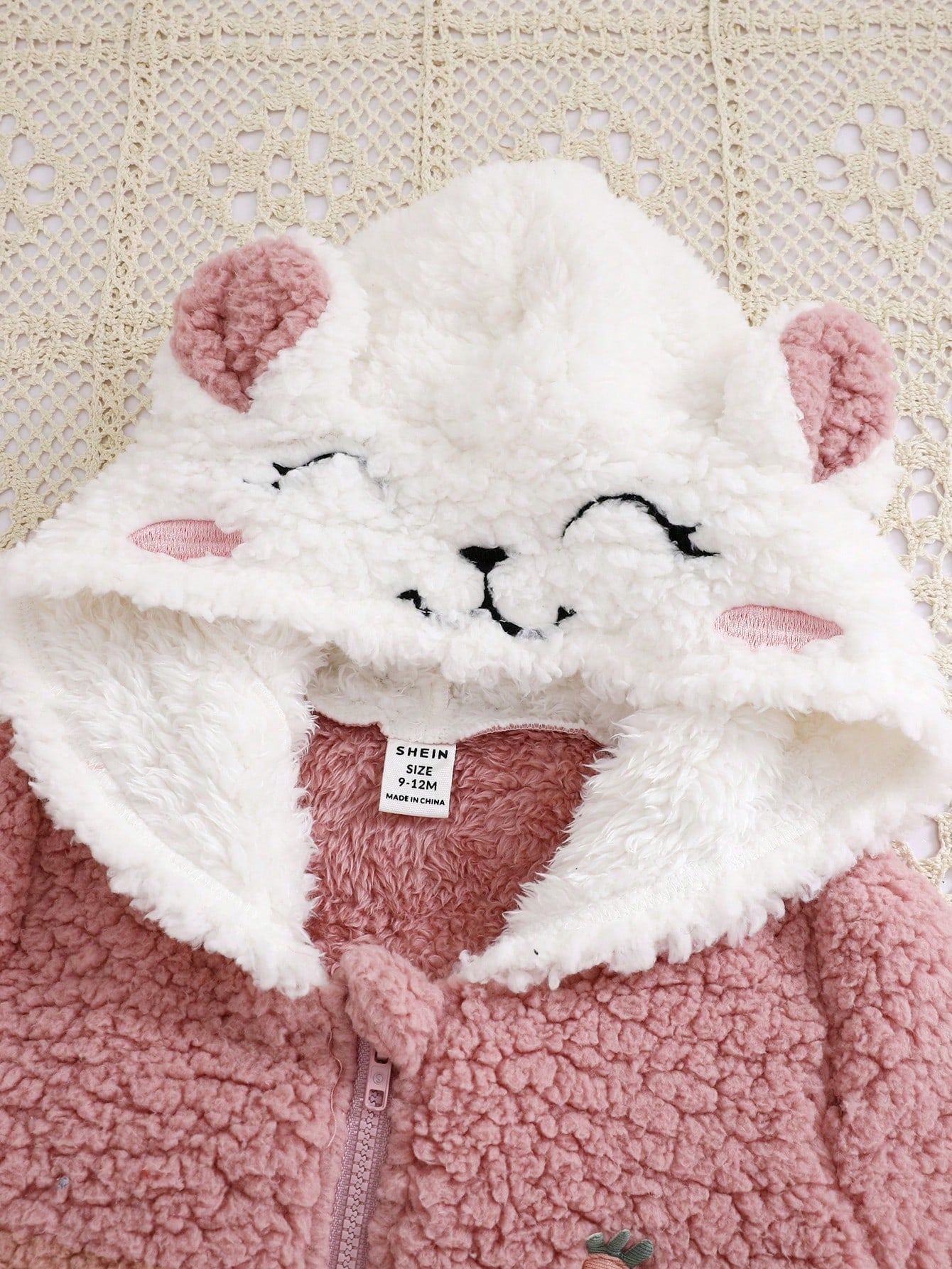 طقم 2 قطعة من الأذن المكونة من هودي كرتوني فاخر ذو ألوان مختلفة وحقيبة متقاطعة للبنات الصغار