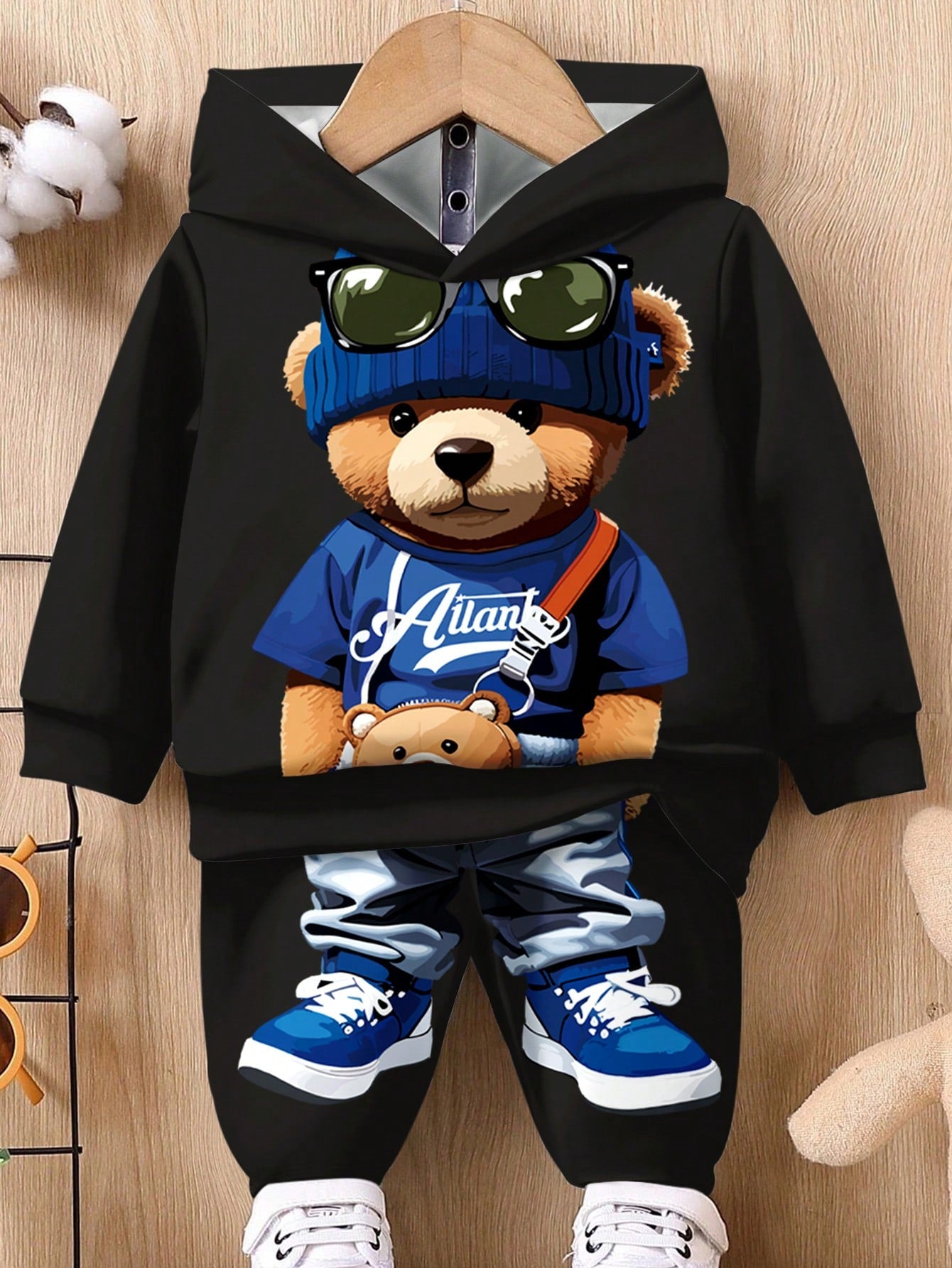 طقم من البلوفر والبنطلون الناعم المصنوع من الصوف وبخامة فليس للأطفال الصغار، مناسب للموسم الانتقالي من الخريف إلى الشتاء