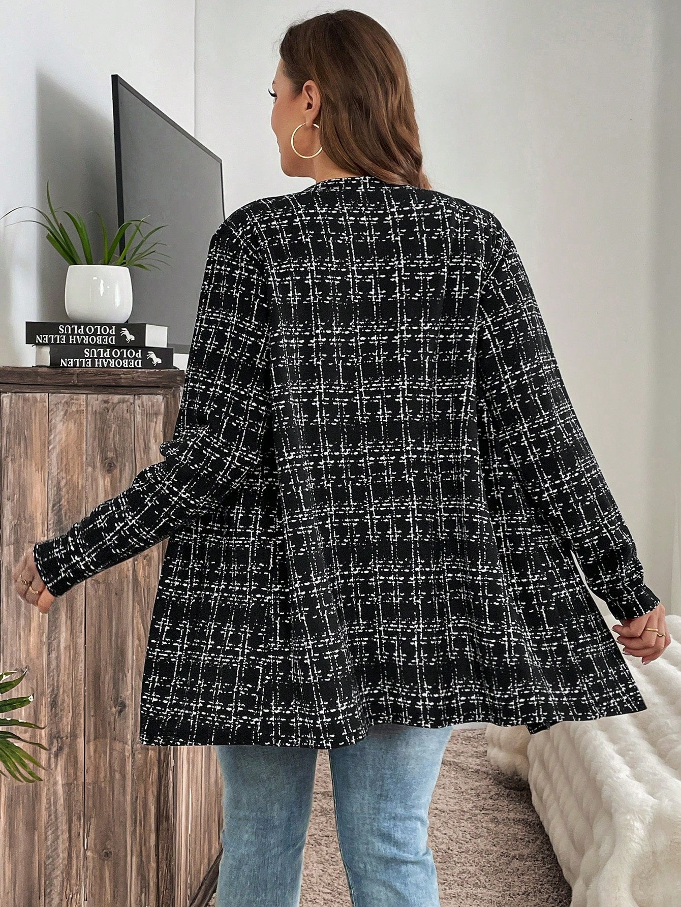 معطف مفتوح الأمام طويل الأكمام بخطوط مربعة قياس كبير للنساء