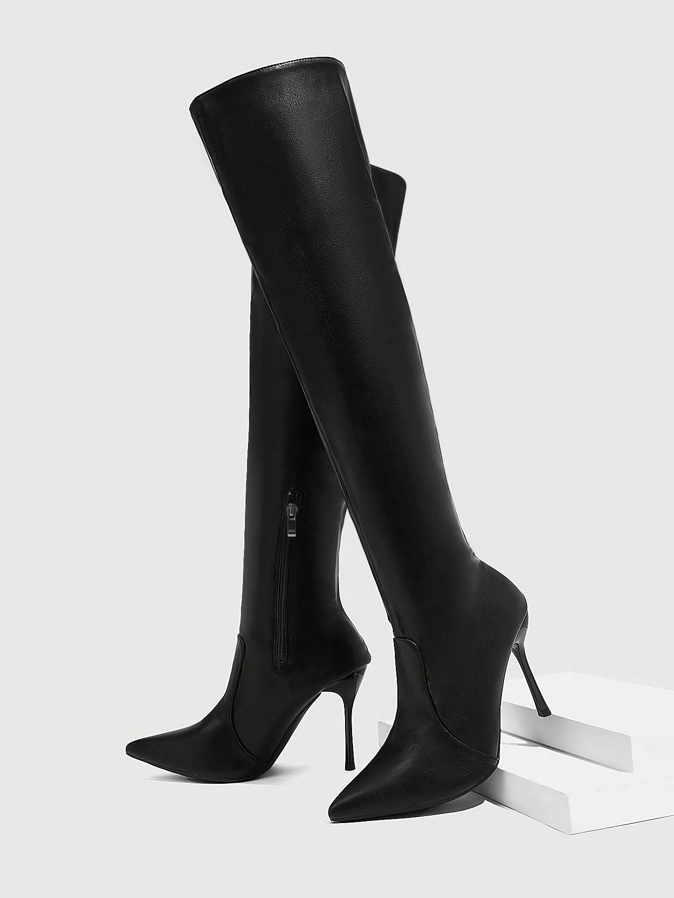 بوت بكعب عالٍ فوق الركبة ذات رأس مدبب مطاطية للنساء