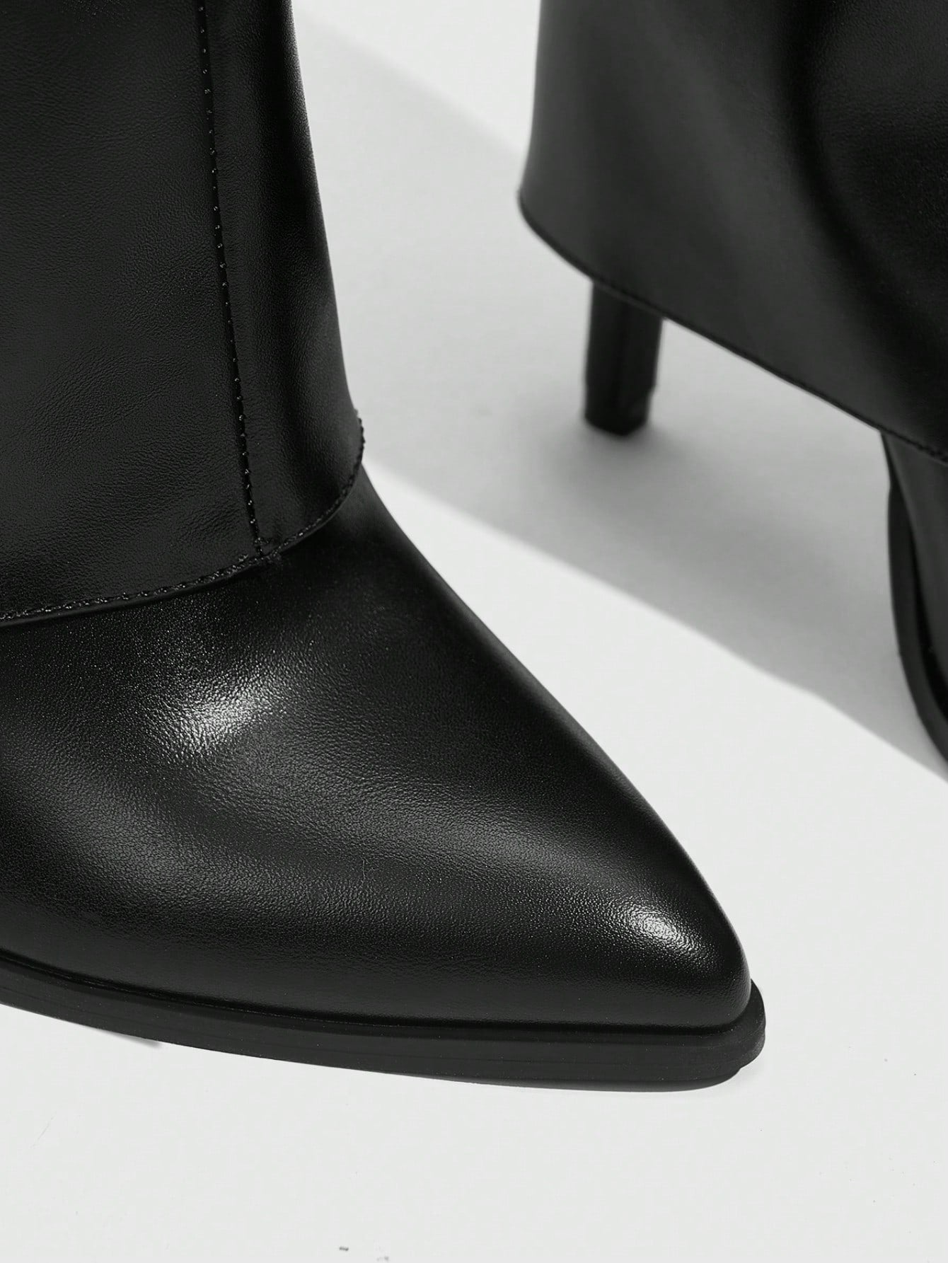 أحذية بوت نسائية عالية