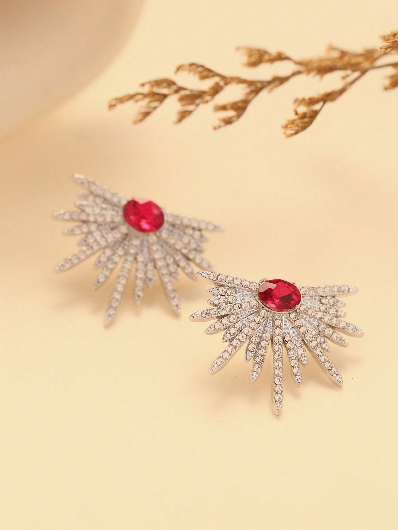 زوج أقراط مرصعة بالراين على شكل أجنحة لامعة للنساء