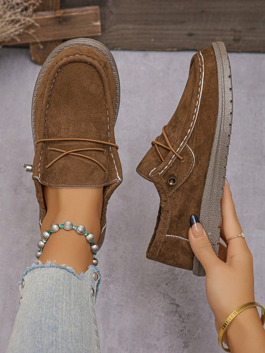 أحذية طراز كاجوال مريحة من الجلد