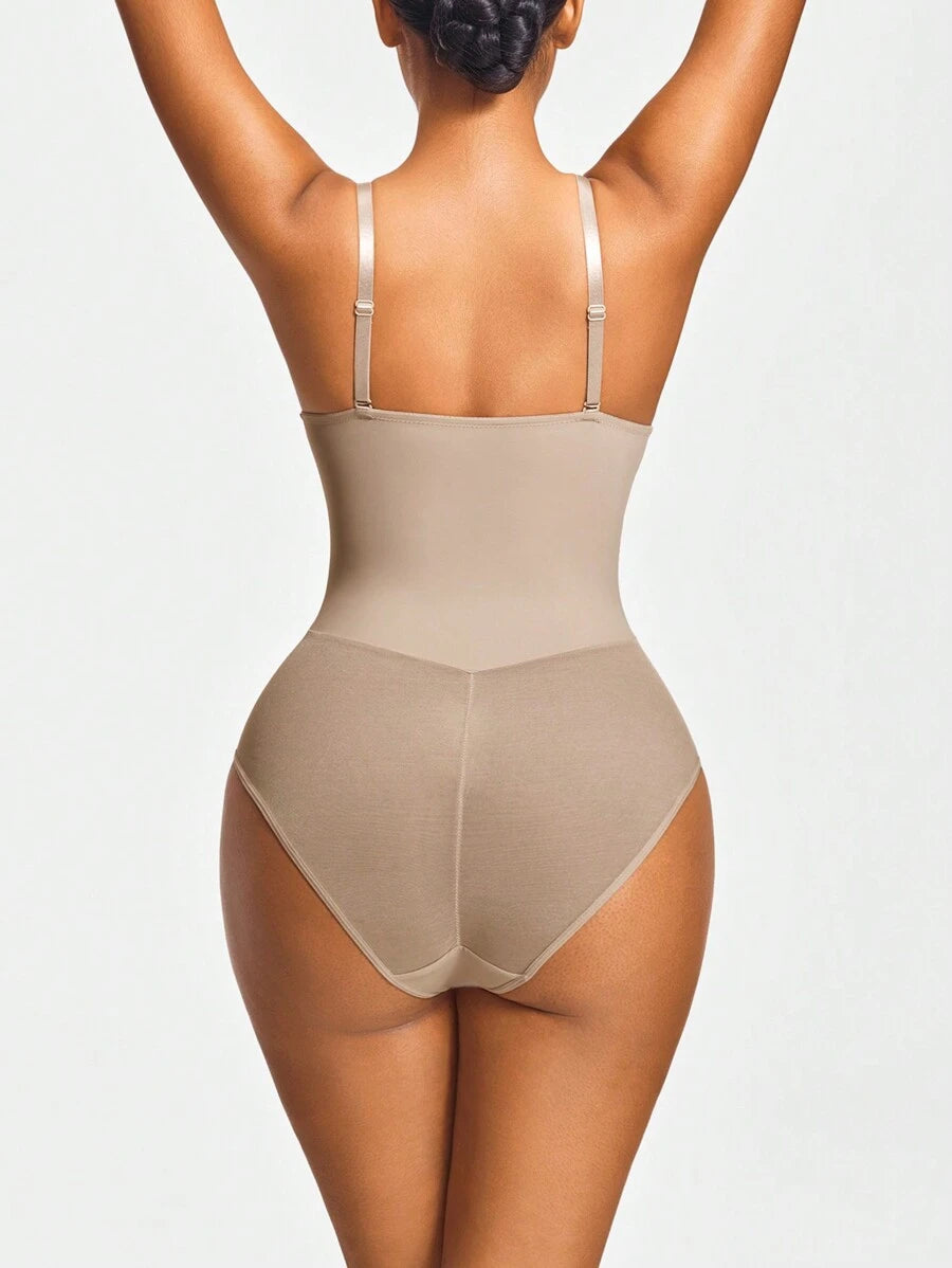 ملابس داخلية نسائية