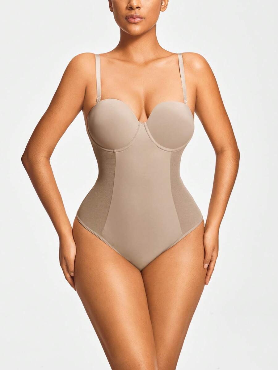 ملابس داخلية نسائية