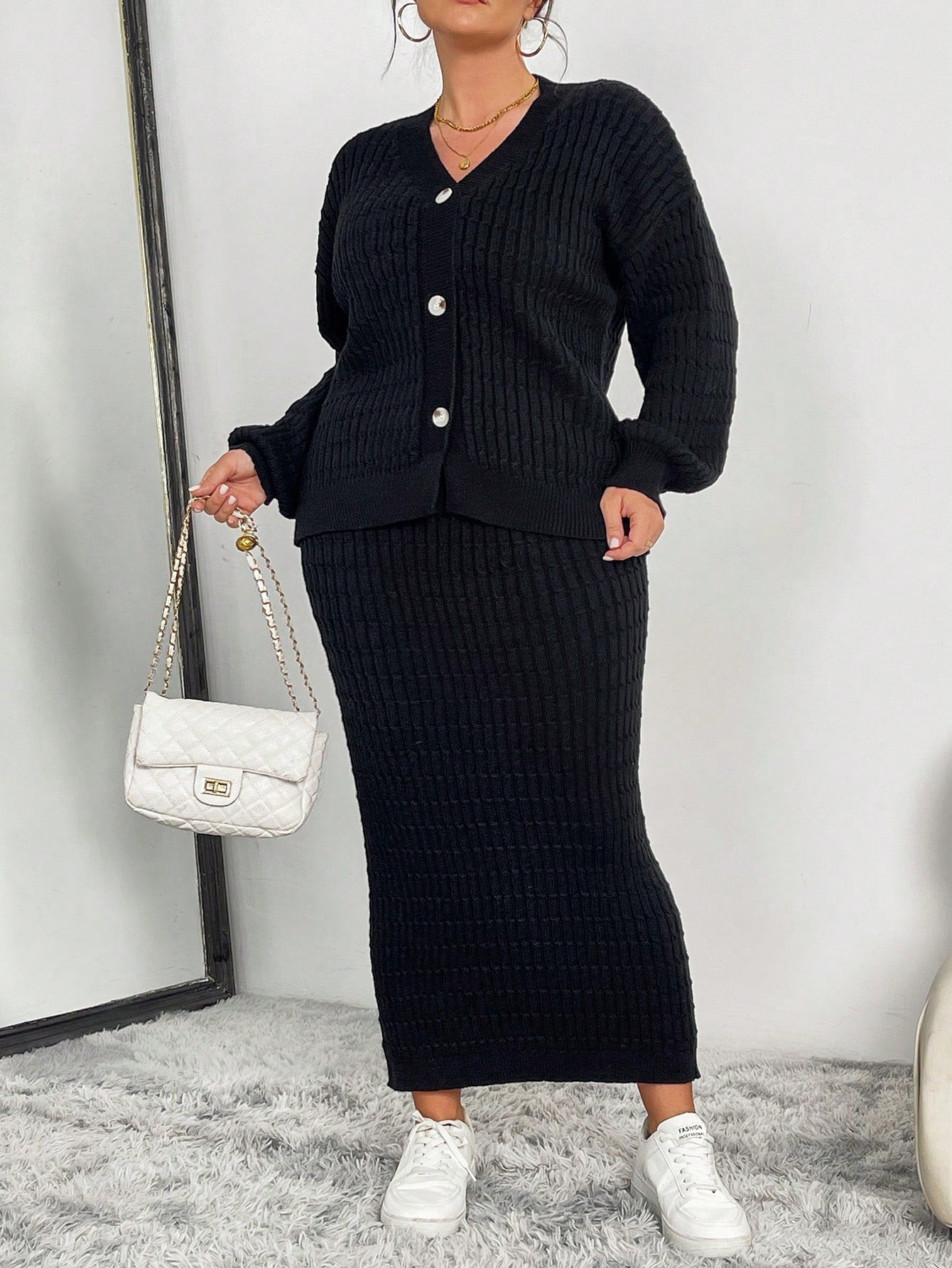 مجموعة كارديجان وتنورة فضفاضة ذات كتف منخفض بلون أحادي