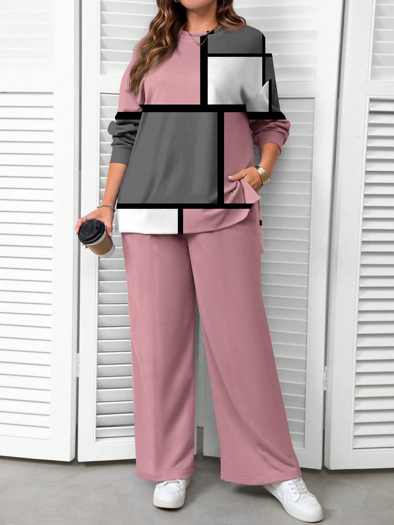 اطقم نسائية منسقة