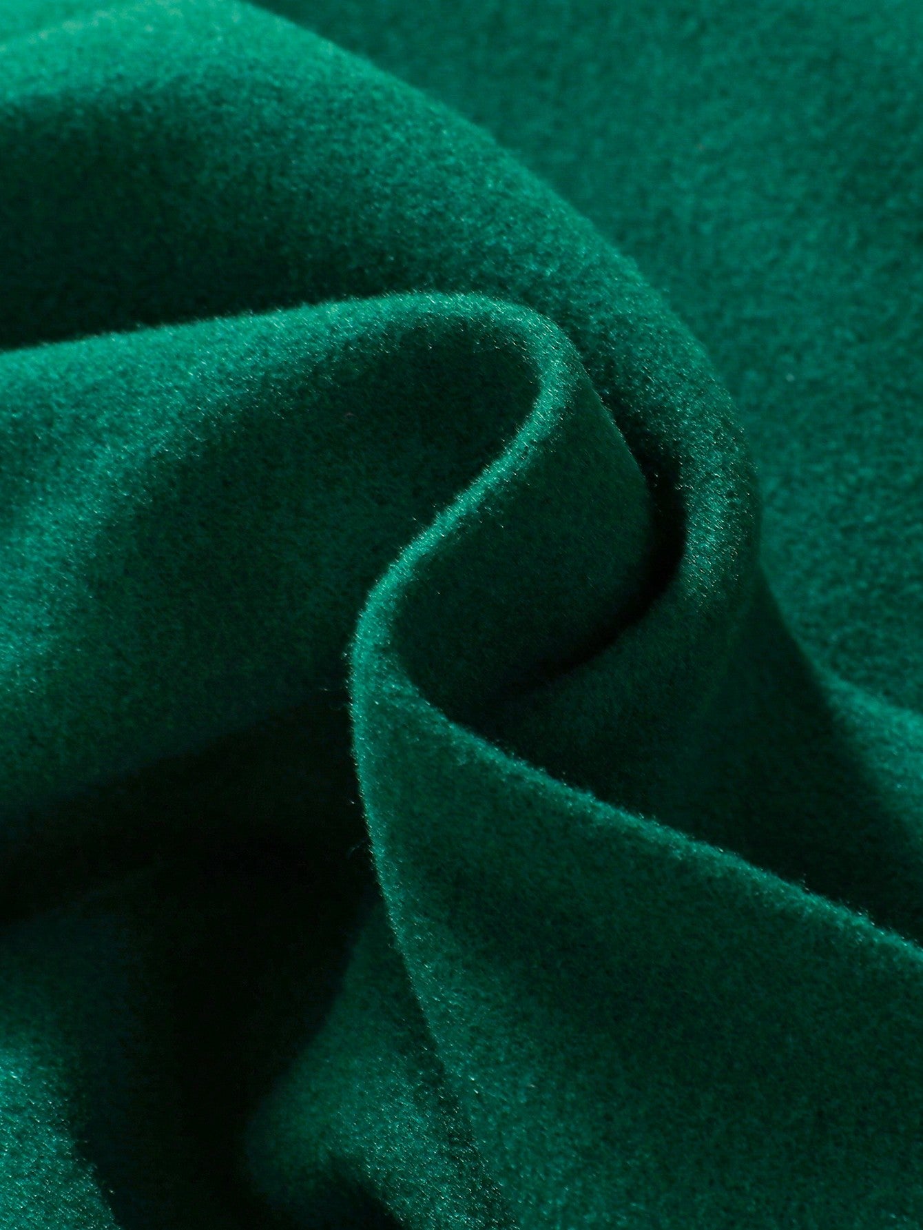 جاكيت بسيط للفتاة بأكمام طويلة وأزرار أمامية ومزين بفيونكة