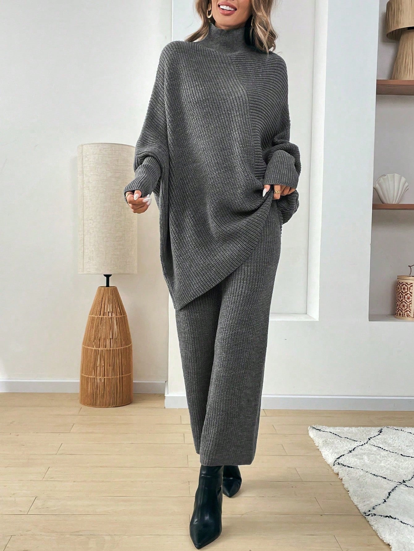 طقم كنزة صوفية واسعة بياقة رقبة صغيرة وبنطال قطعتين للنساء