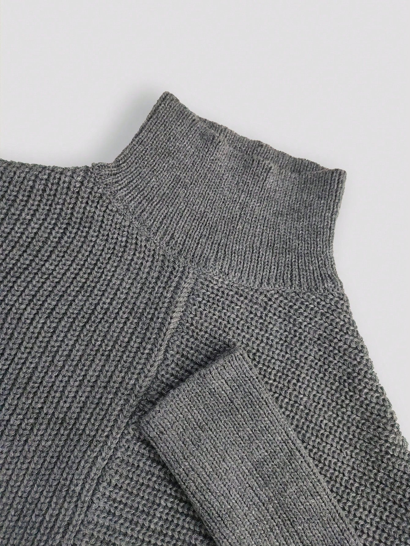 طقم كنزة صوفية واسعة بياقة رقبة صغيرة وبنطال قطعتين للنساء