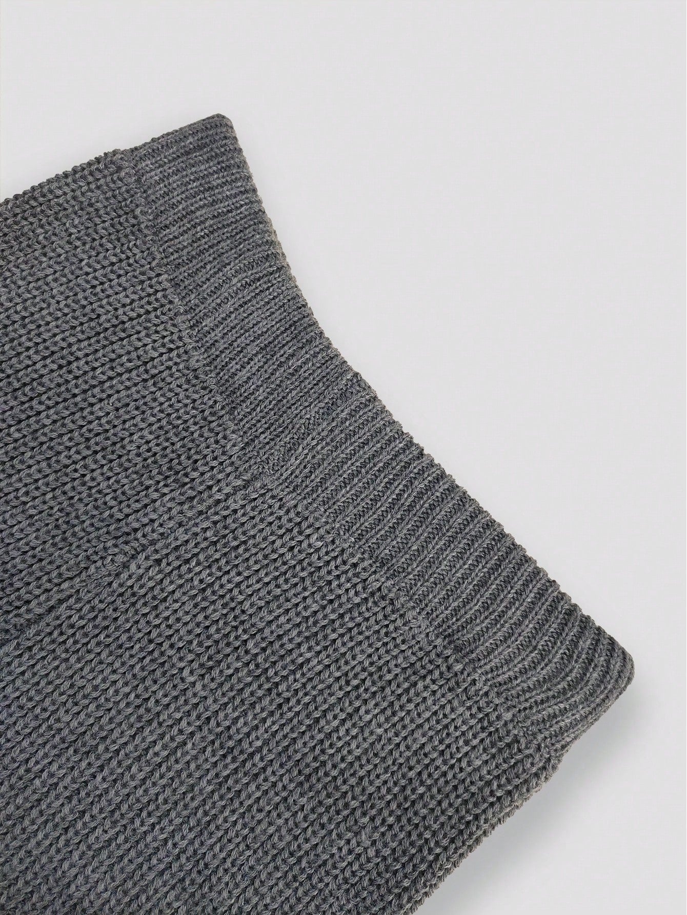 طقم كنزة صوفية واسعة بياقة رقبة صغيرة وبنطال قطعتين للنساء