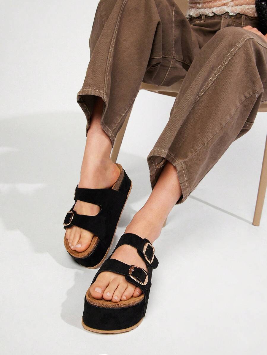 صنادل نسائية