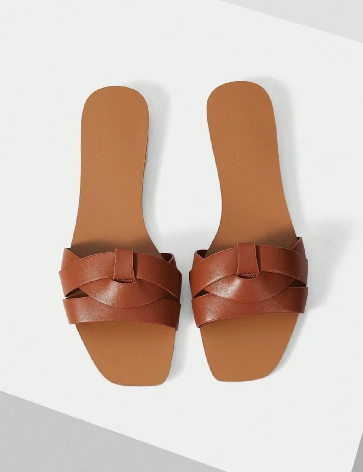 شبشب نسائي بتصميم كاجوال أنيق