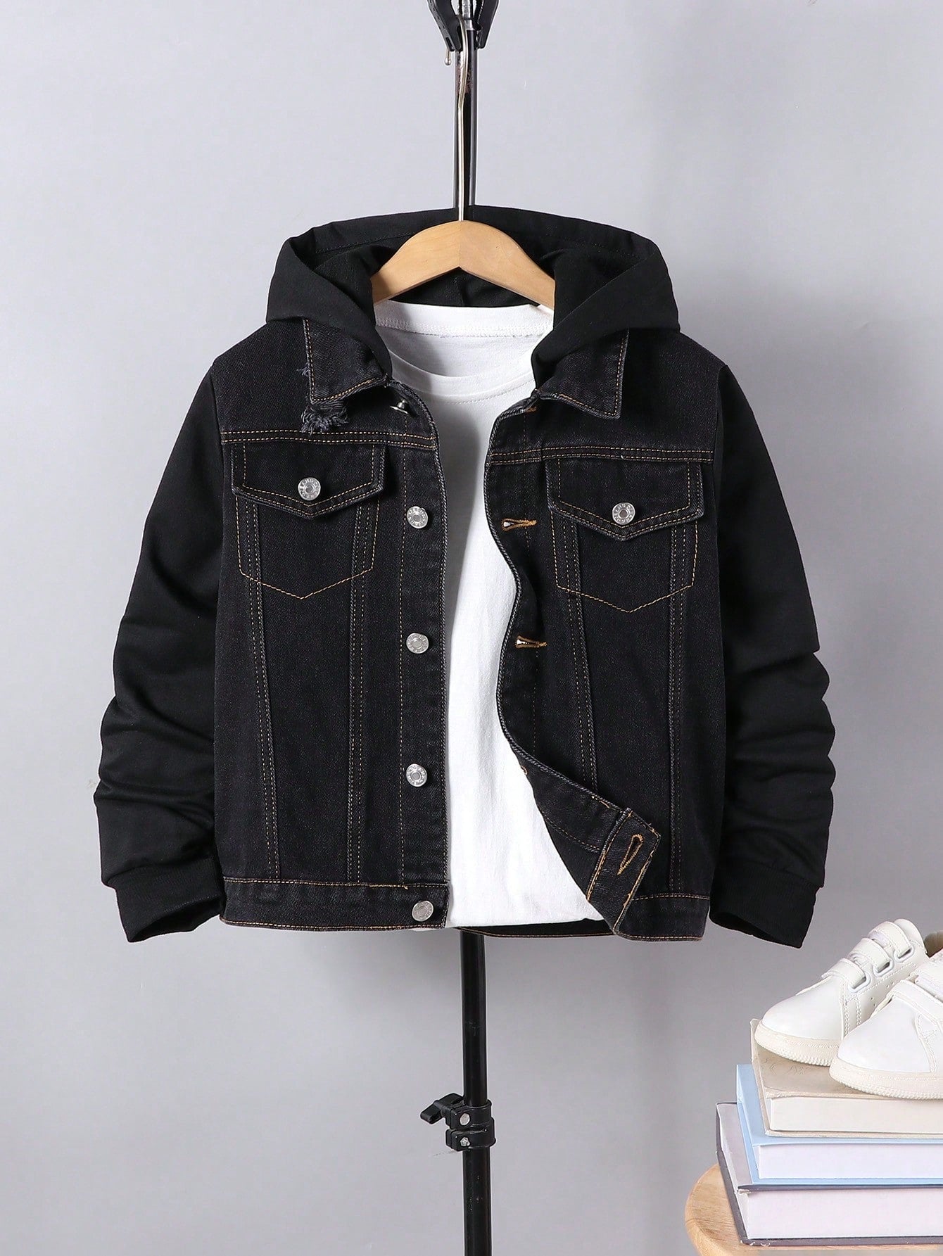 جاكيتات دينيم فتى صغير