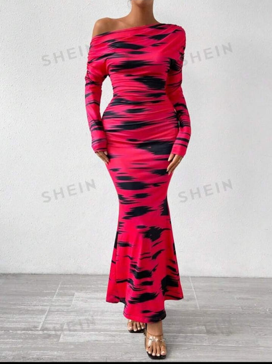 فستان وردي طويل