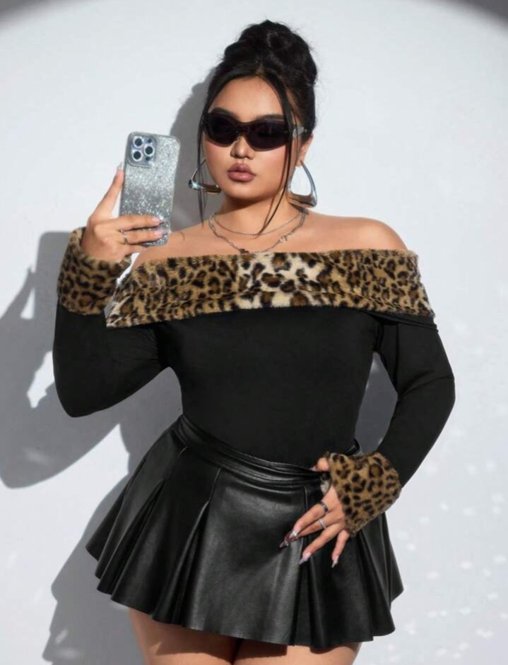 تي شيرت نسائي كبير الحجم عن الكتف واحد