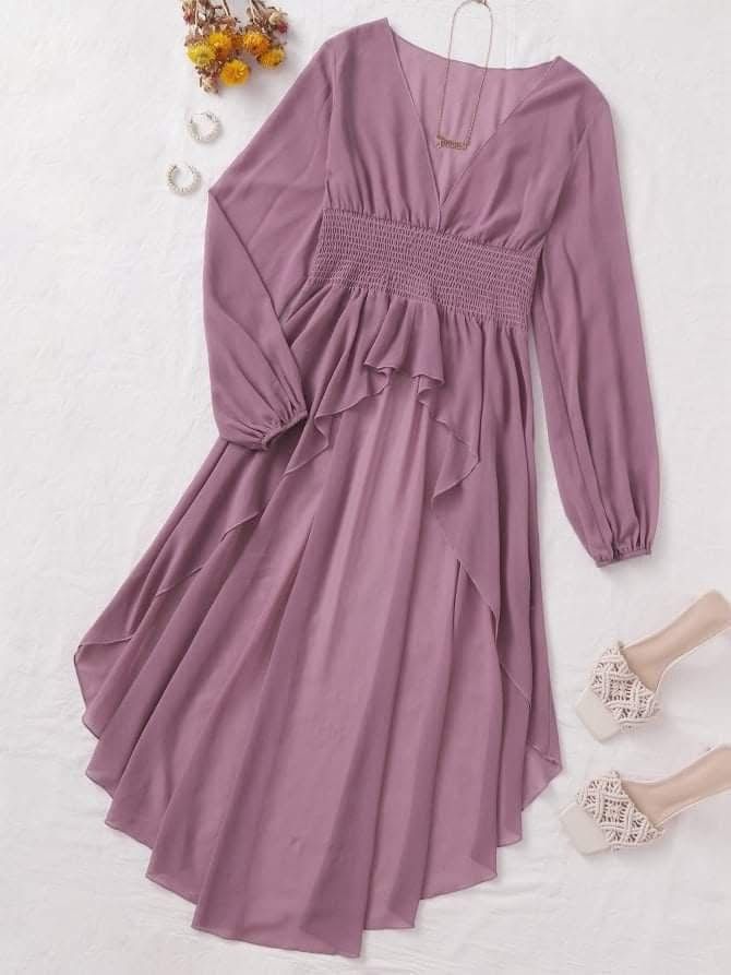 توب بياقة مغرقة وأكمام فانوس وحافة منخفضة وعالي