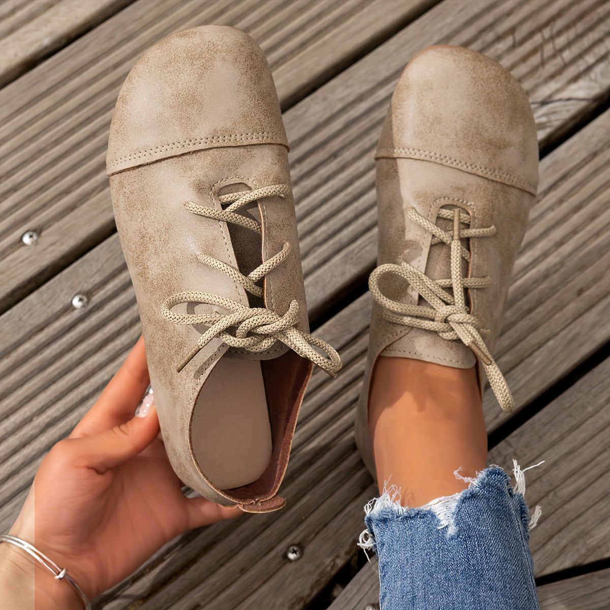 احذية نسائية مسطحة